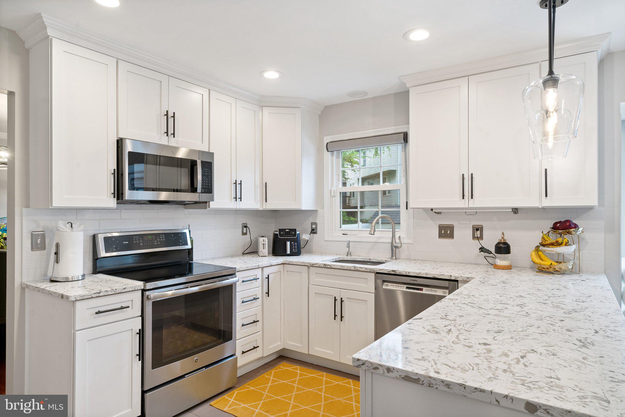 GUNNERS LAKE VILLAGE - Residential