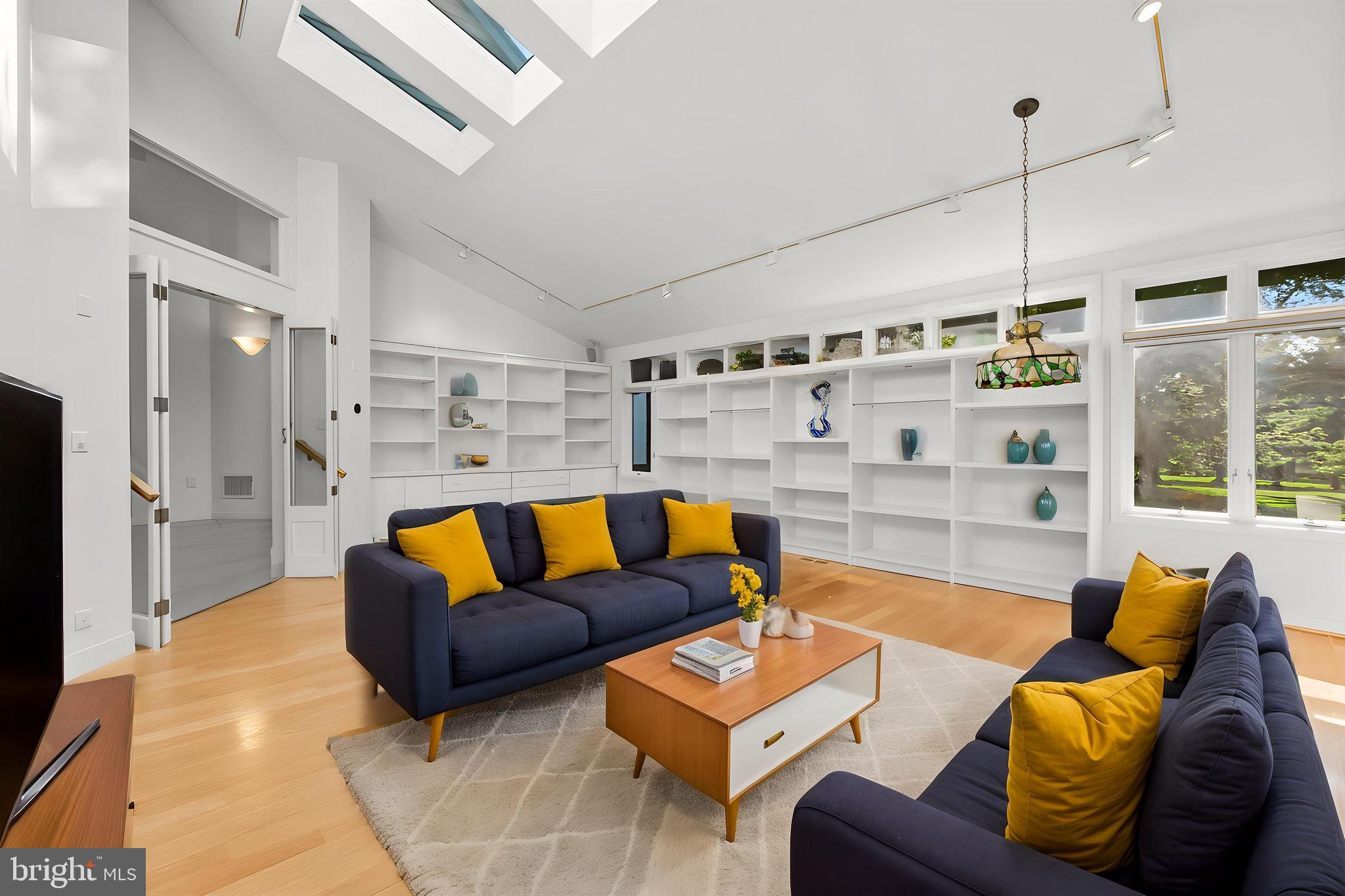 THE MEADOWS OF GREEN SPRING - Residential