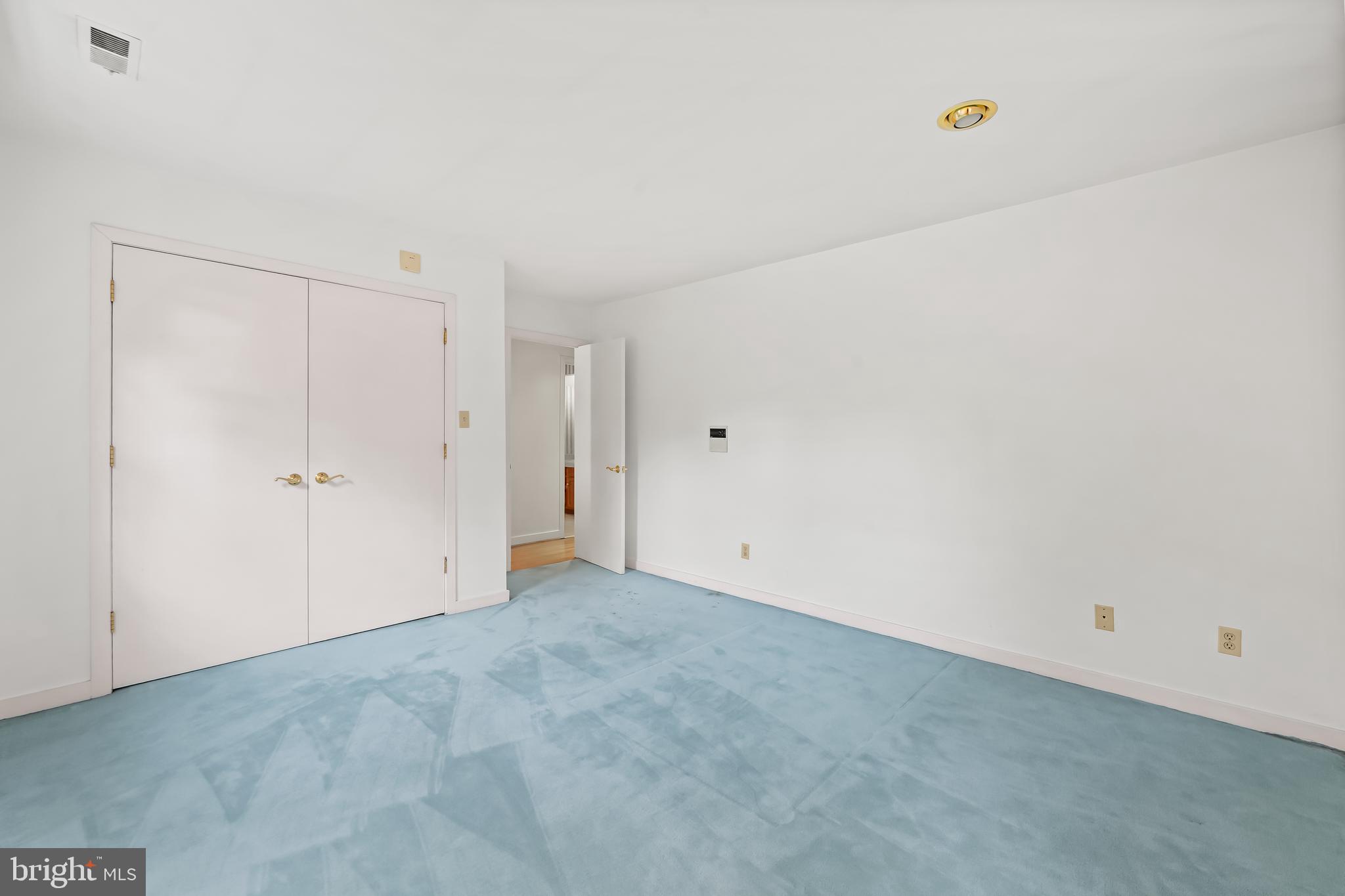 THE MEADOWS OF GREEN SPRING - Residential