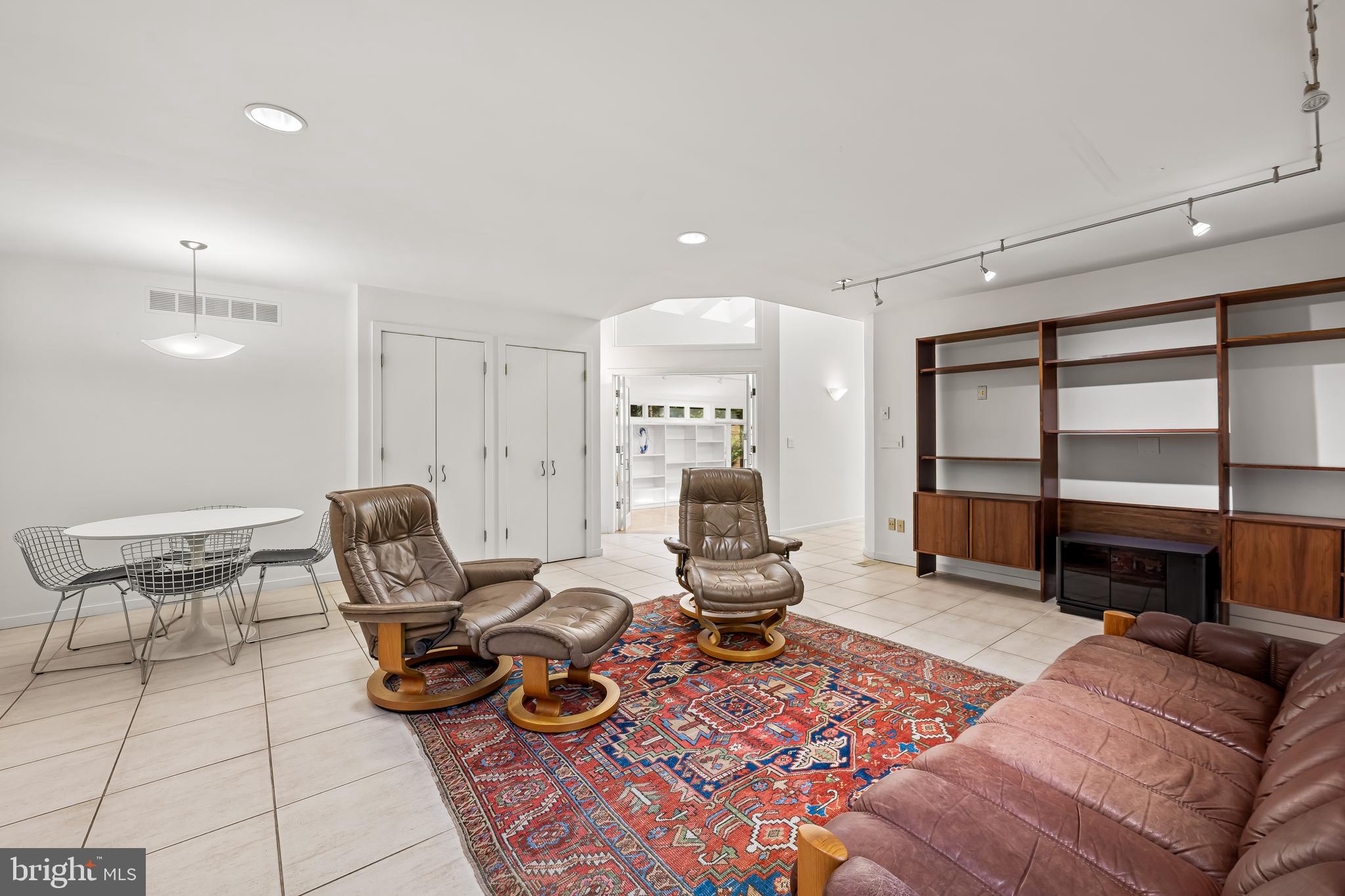 THE MEADOWS OF GREEN SPRING - Residential