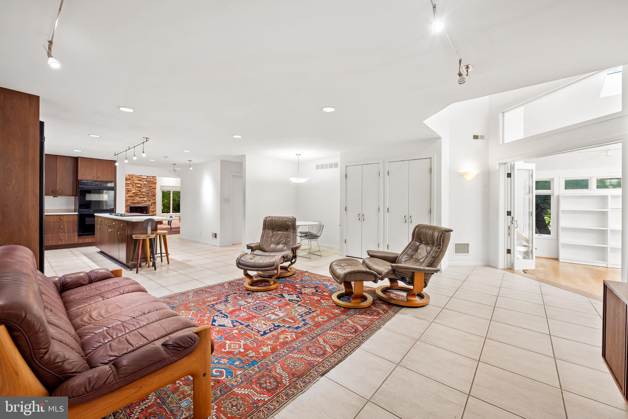 THE MEADOWS OF GREEN SPRING - Residential
