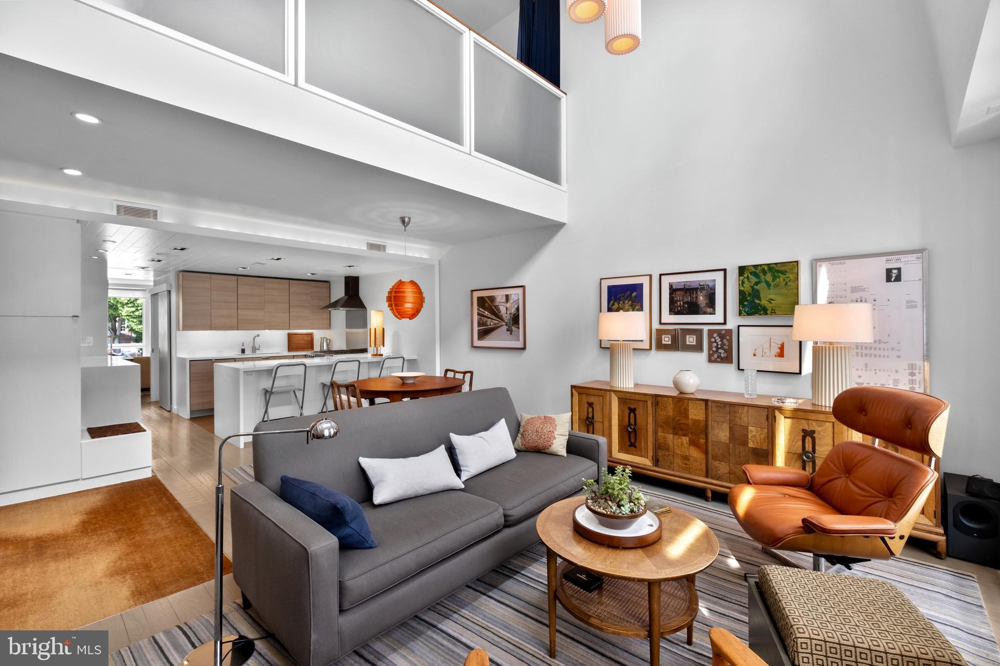 SOCIETY HILL - Residential Income
