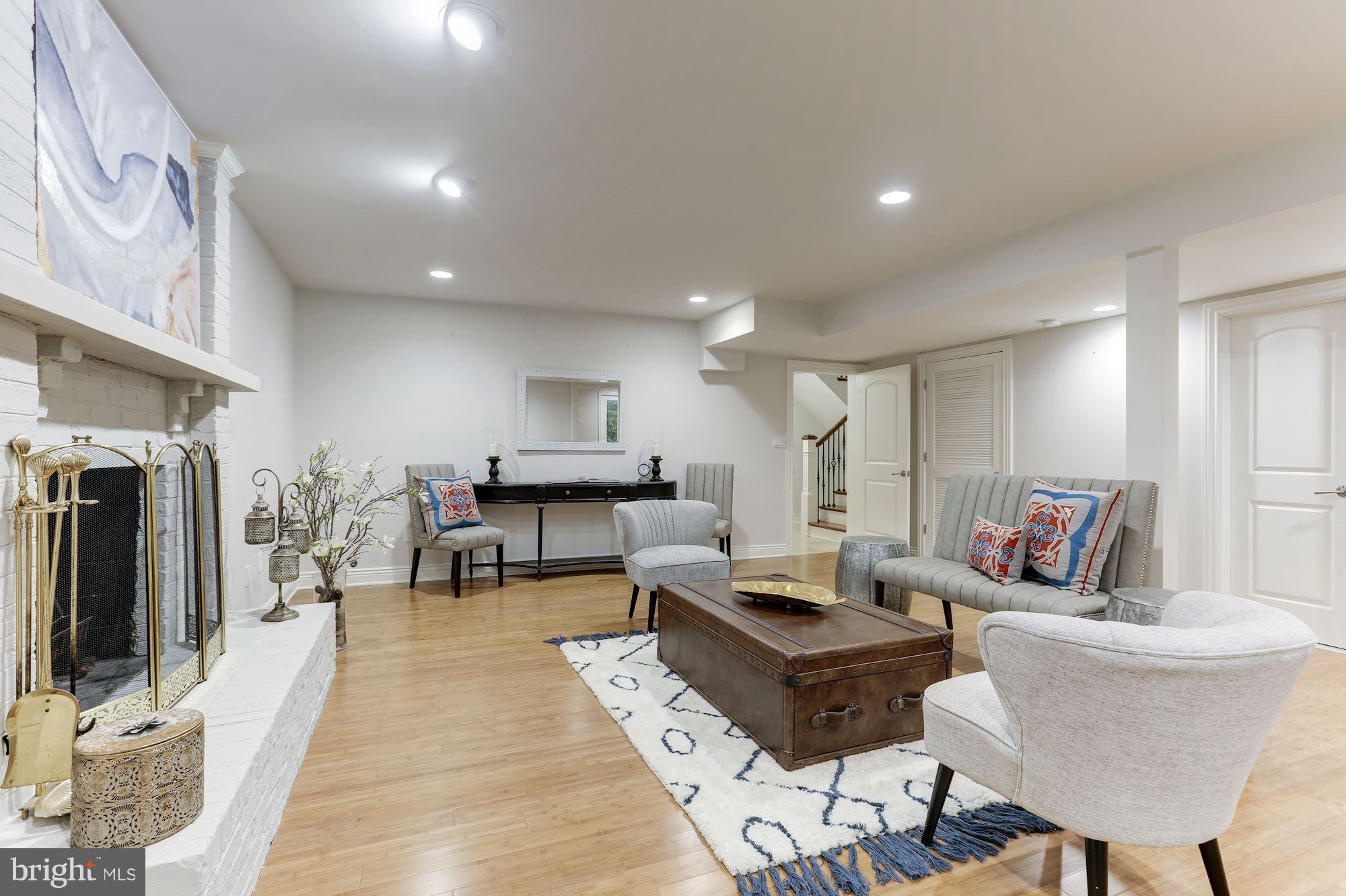 LANGLEY FOREST - Residential