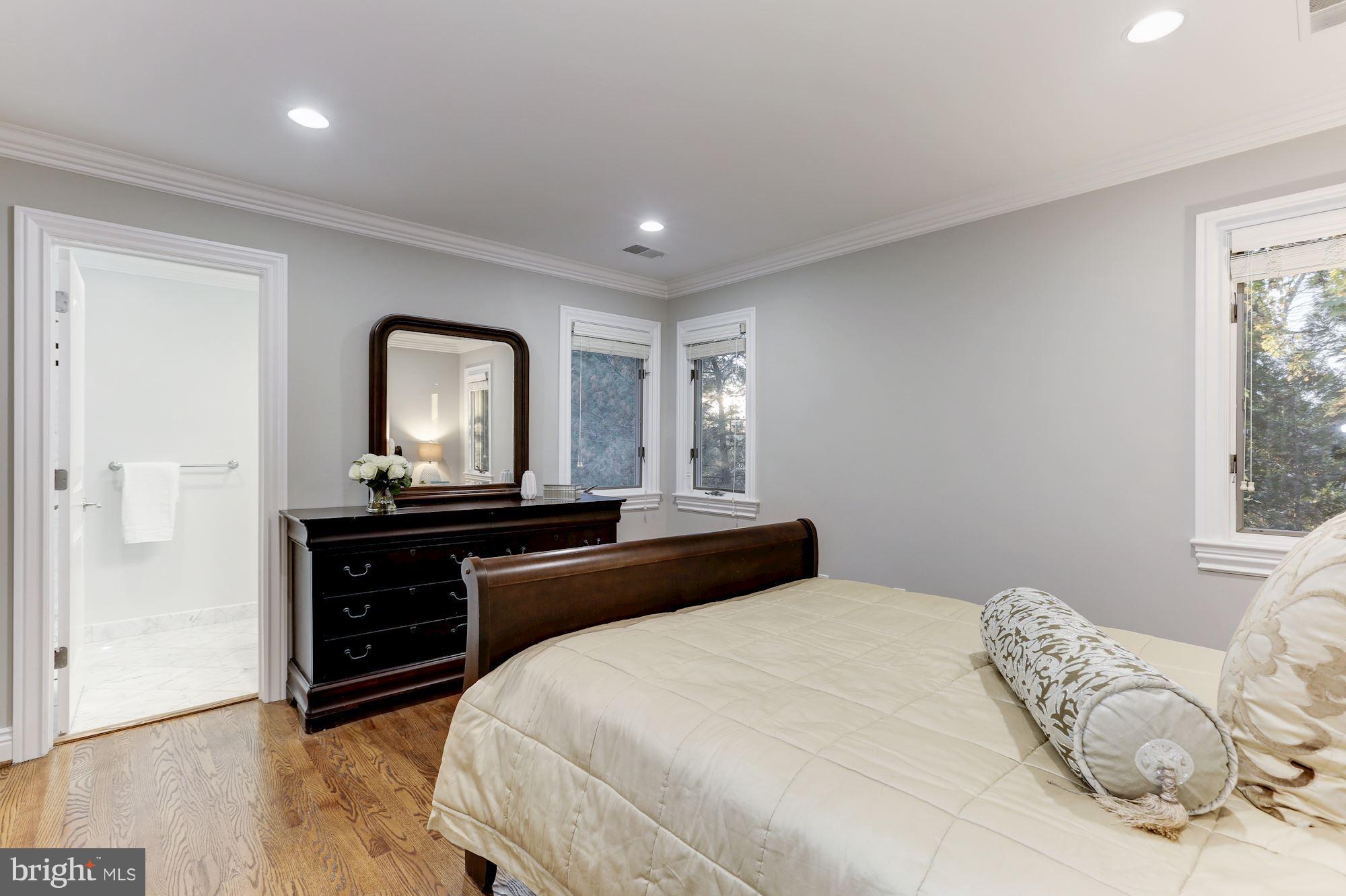 LANGLEY FOREST - Residential