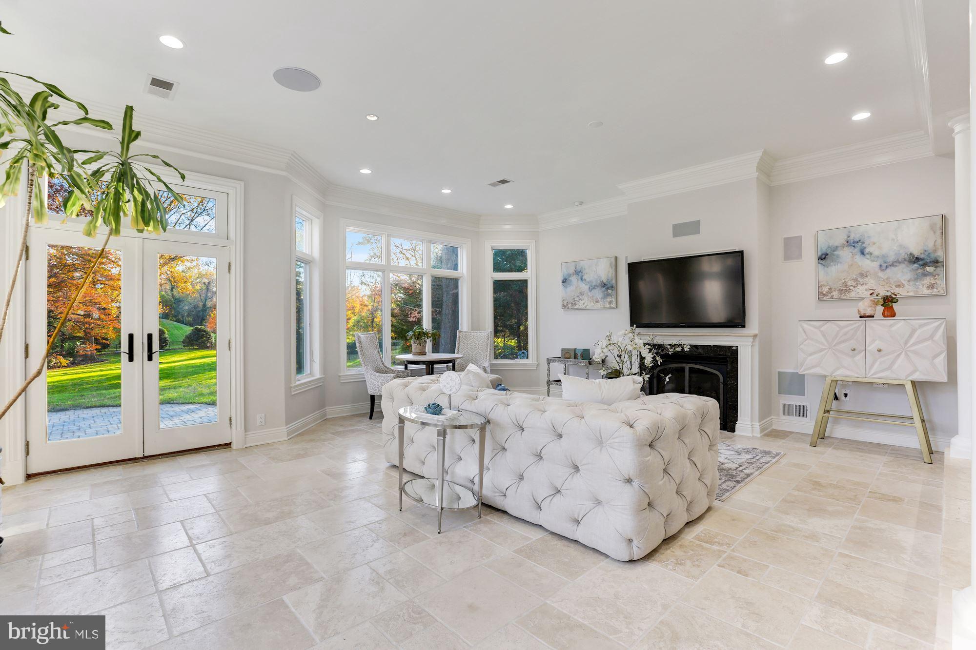 LANGLEY FOREST - Residential