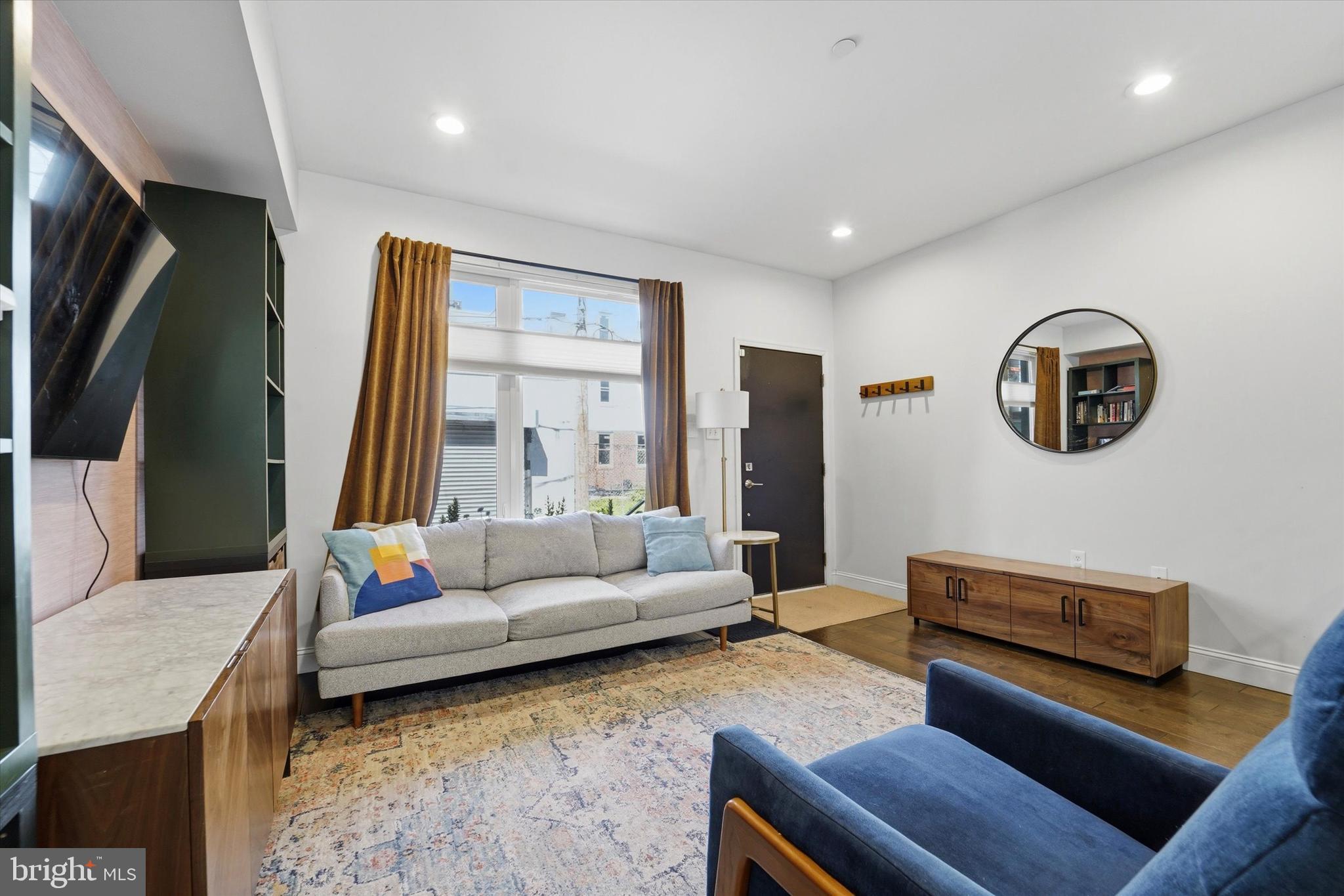 POINT BREEZE - Residential