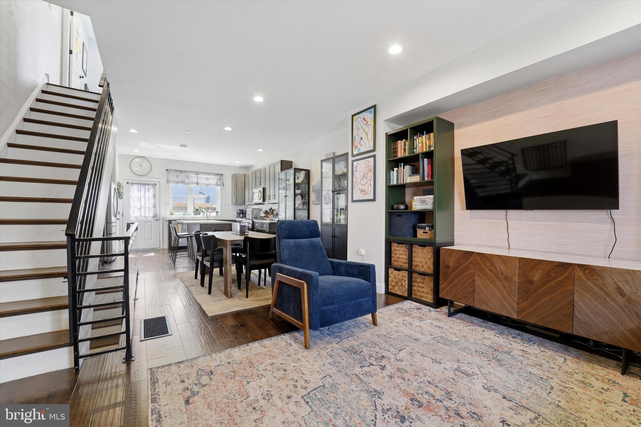 POINT BREEZE - Residential