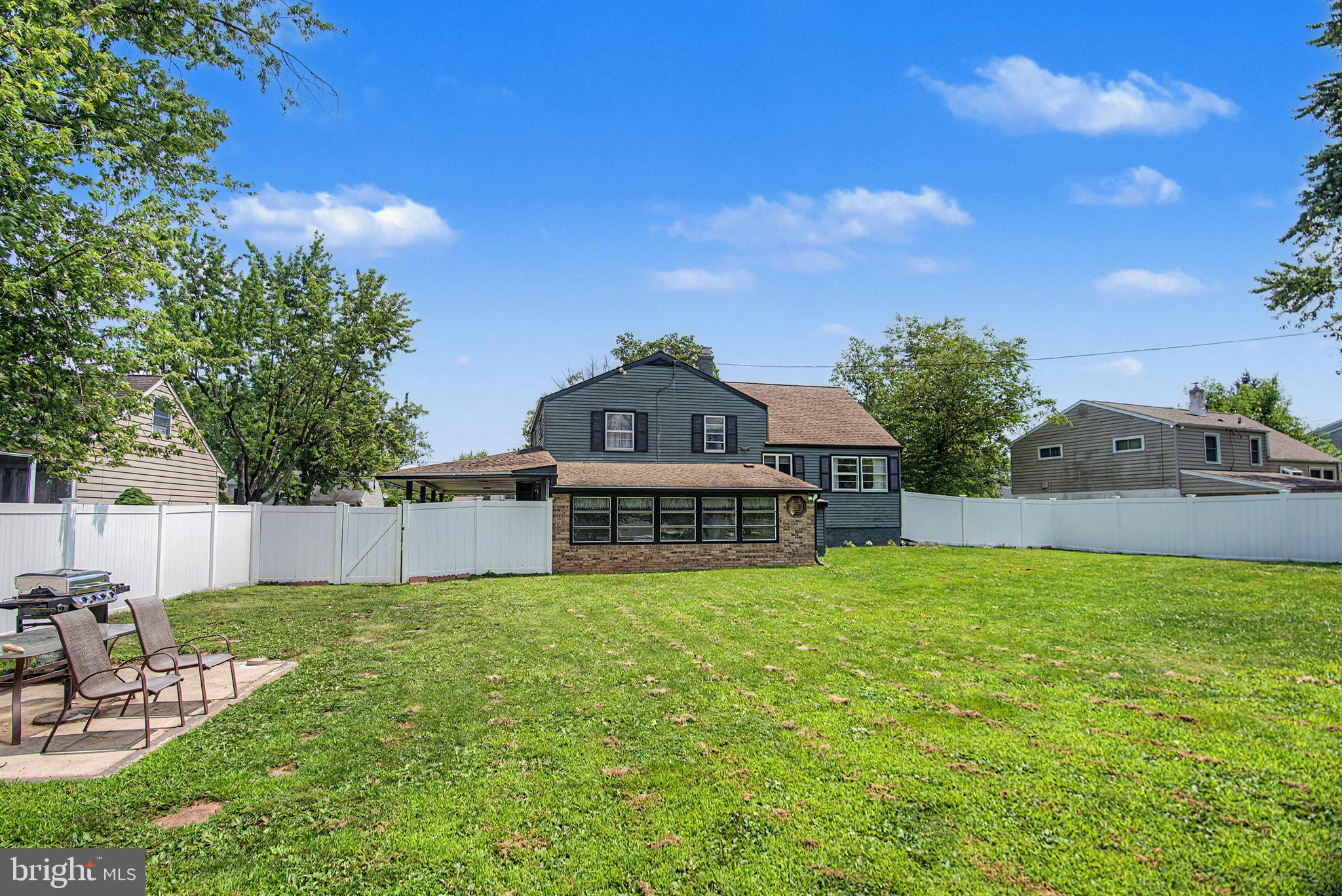INGLEWOOD GDNS - Residential