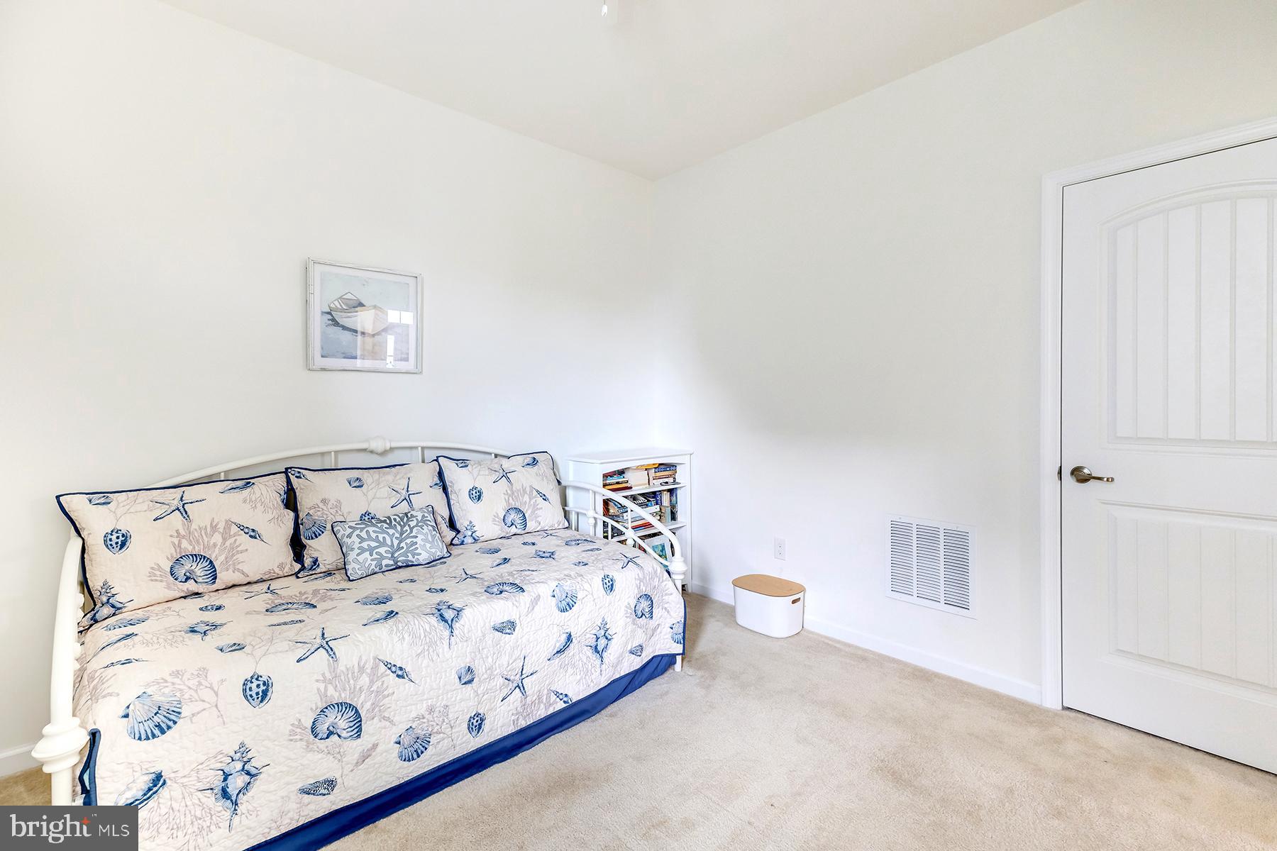 PENINSULA LAKES - Residential