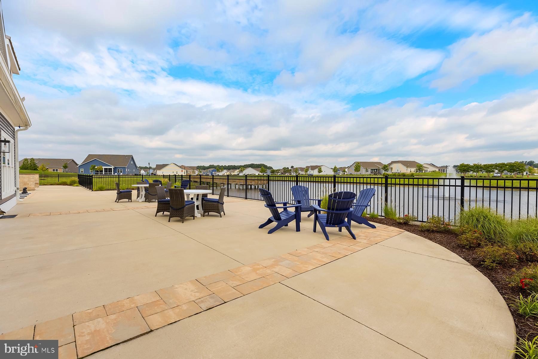 PENINSULA LAKES - Residential