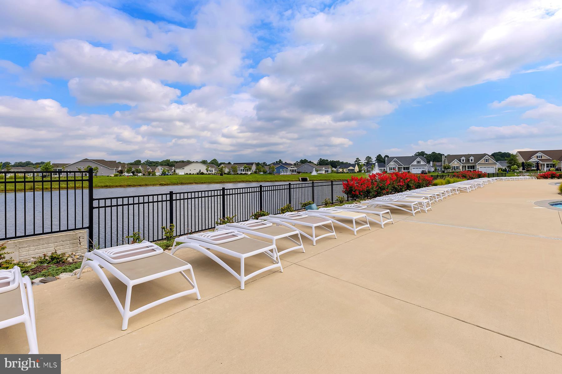 PENINSULA LAKES - Residential