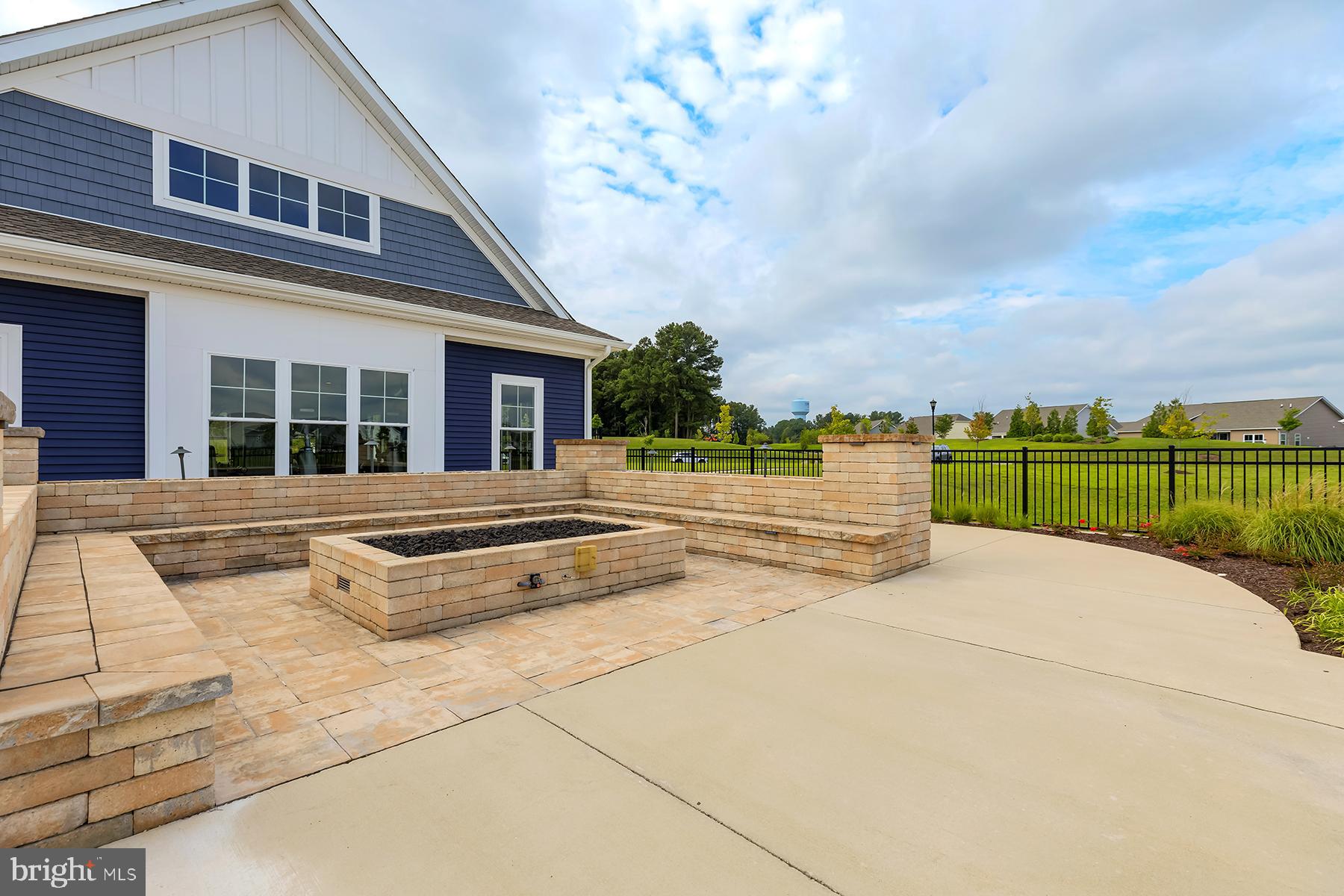 PENINSULA LAKES - Residential
