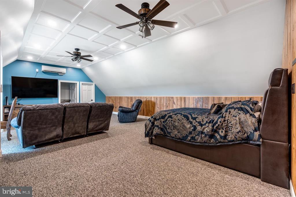 SUNSET POINTE - Residential