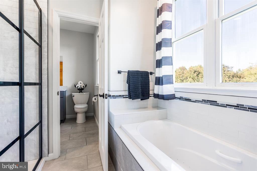 SUNSET POINTE - Residential