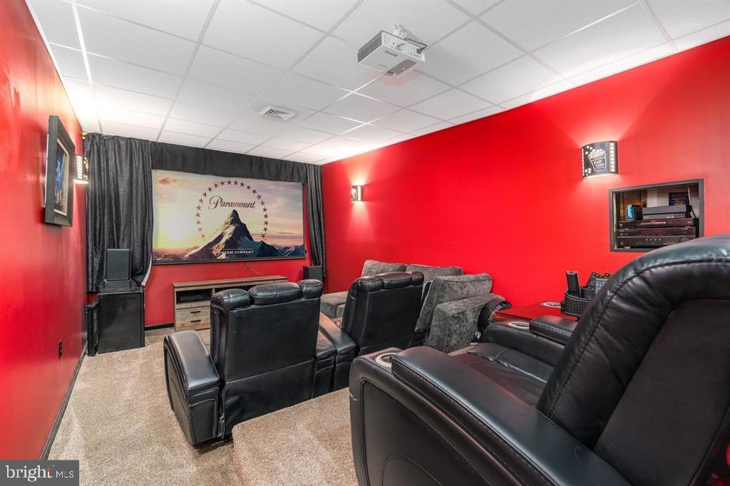 SUNSET POINTE - Residential