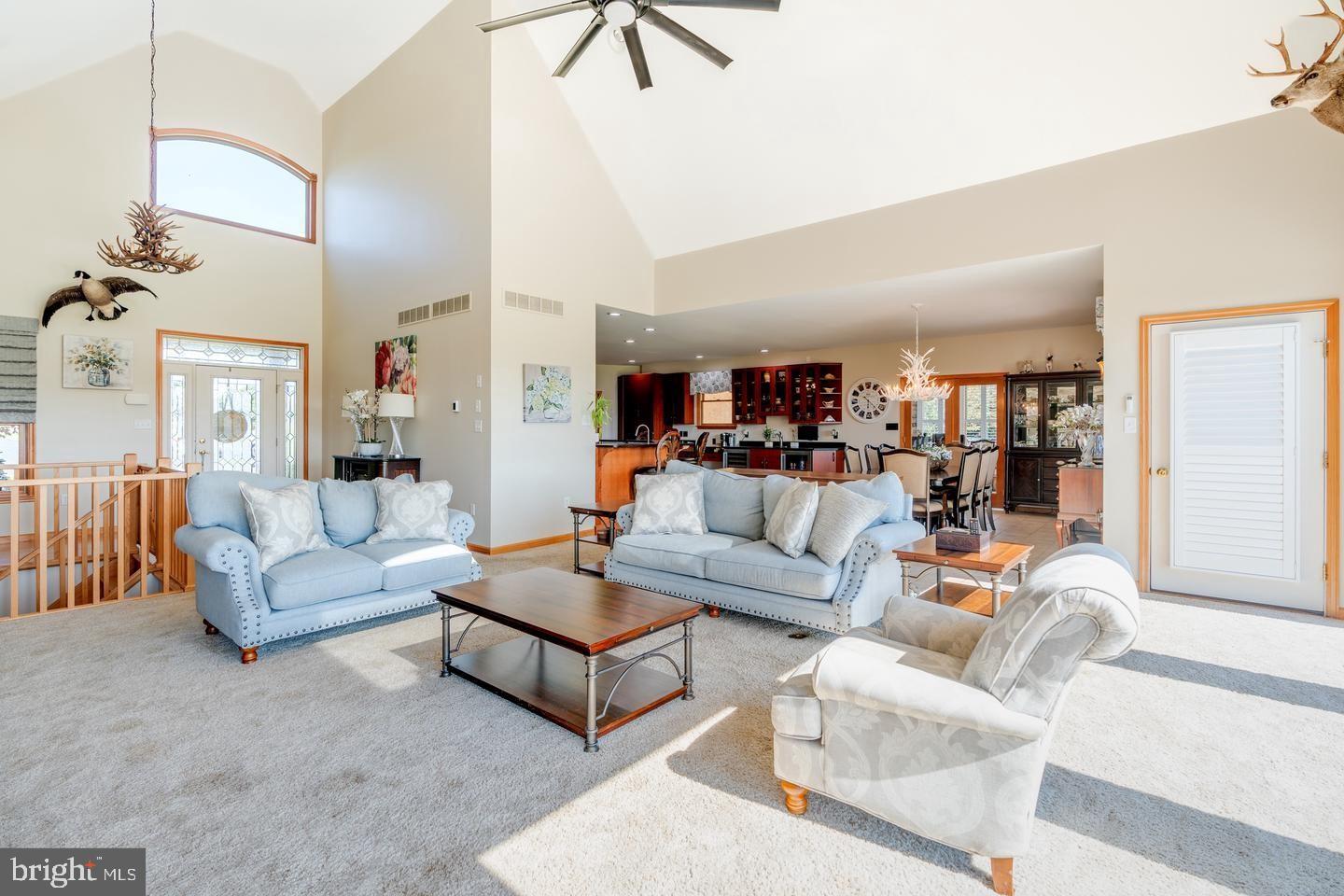 SUNSET POINTE - Residential