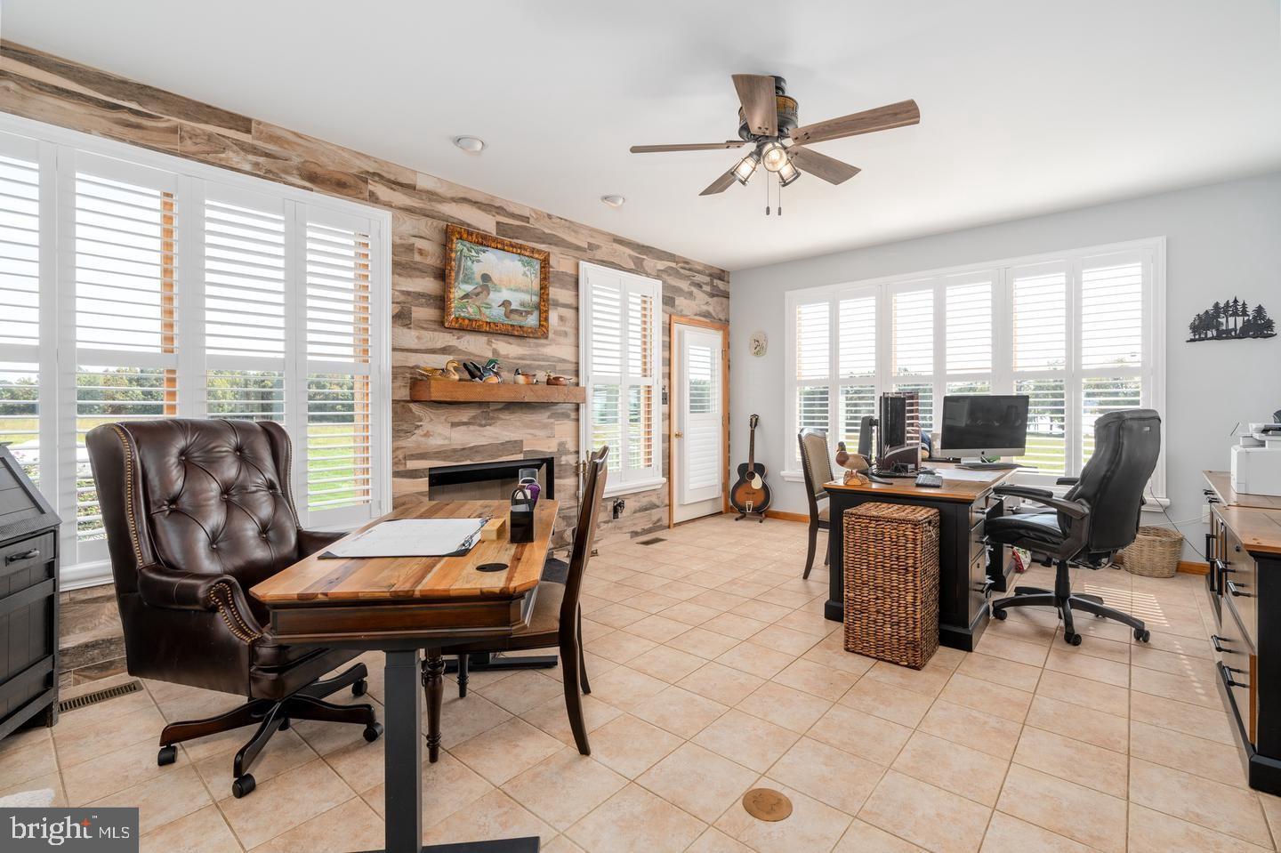 SUNSET POINTE - Residential