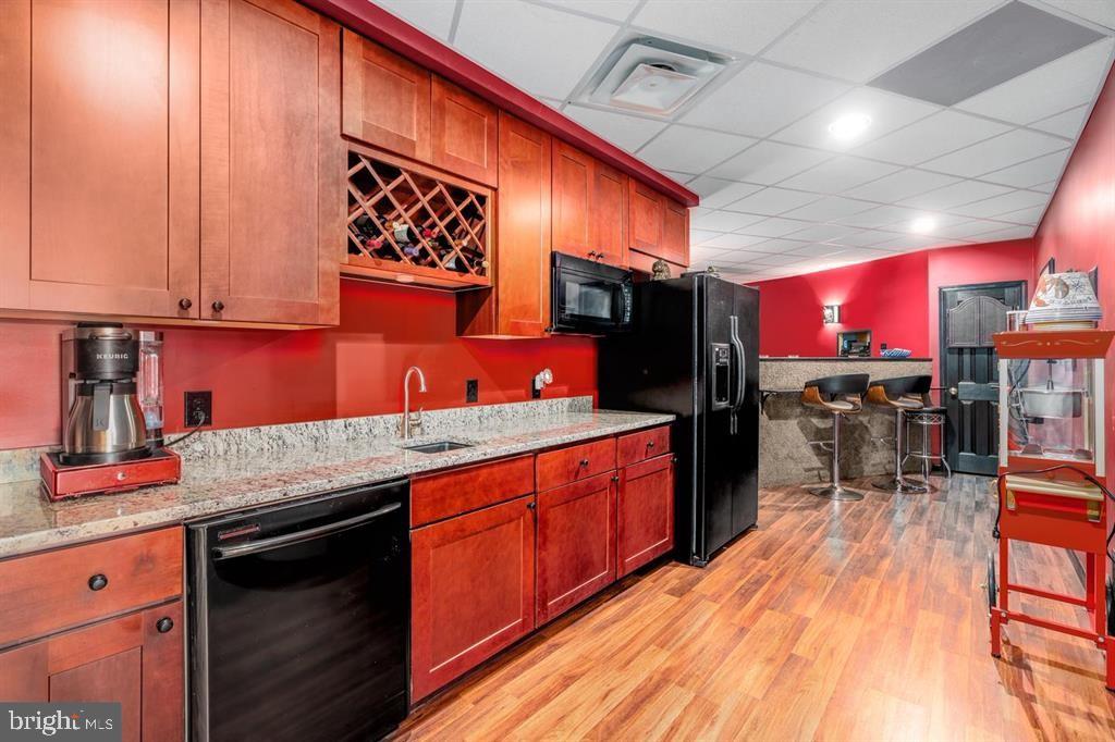 SUNSET POINTE - Residential