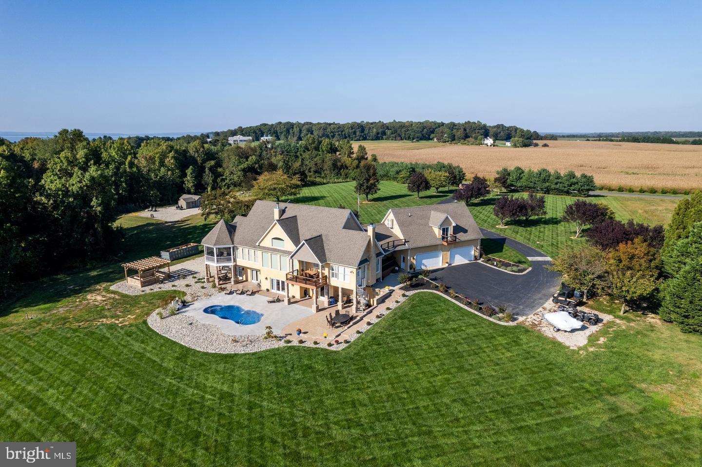 SUNSET POINTE - Residential