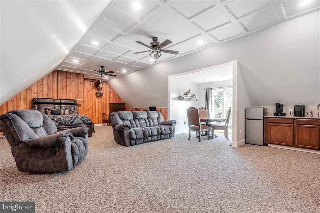 SUNSET POINTE - Residential