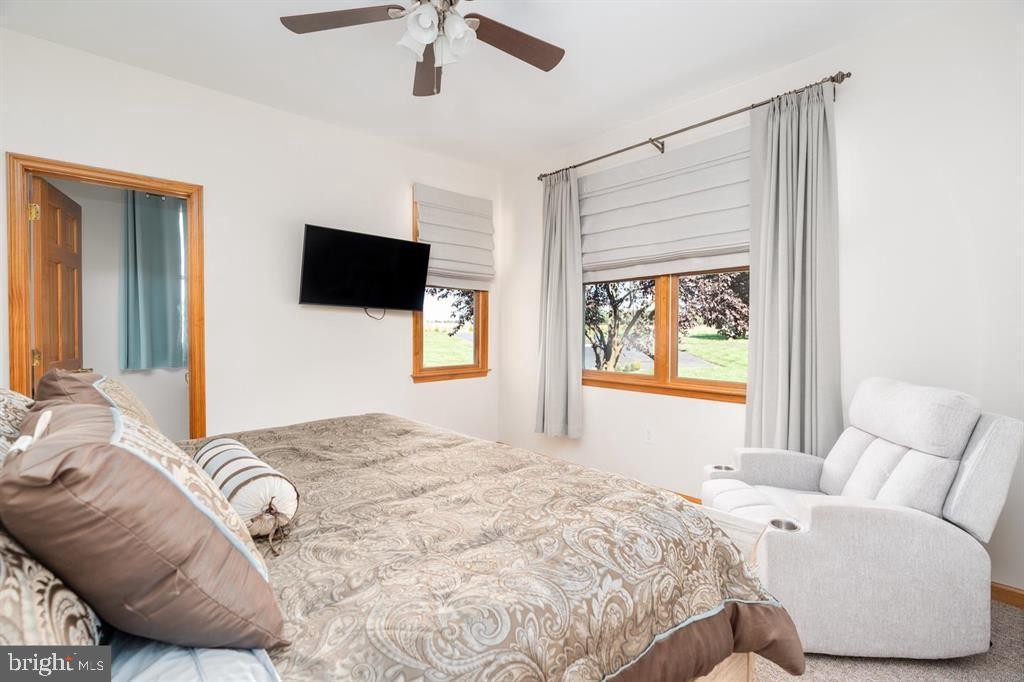SUNSET POINTE - Residential
