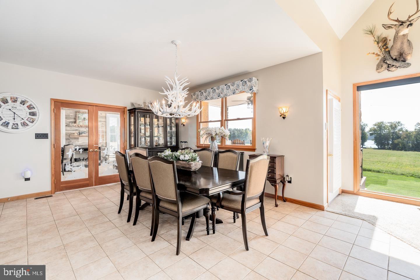 SUNSET POINTE - Residential