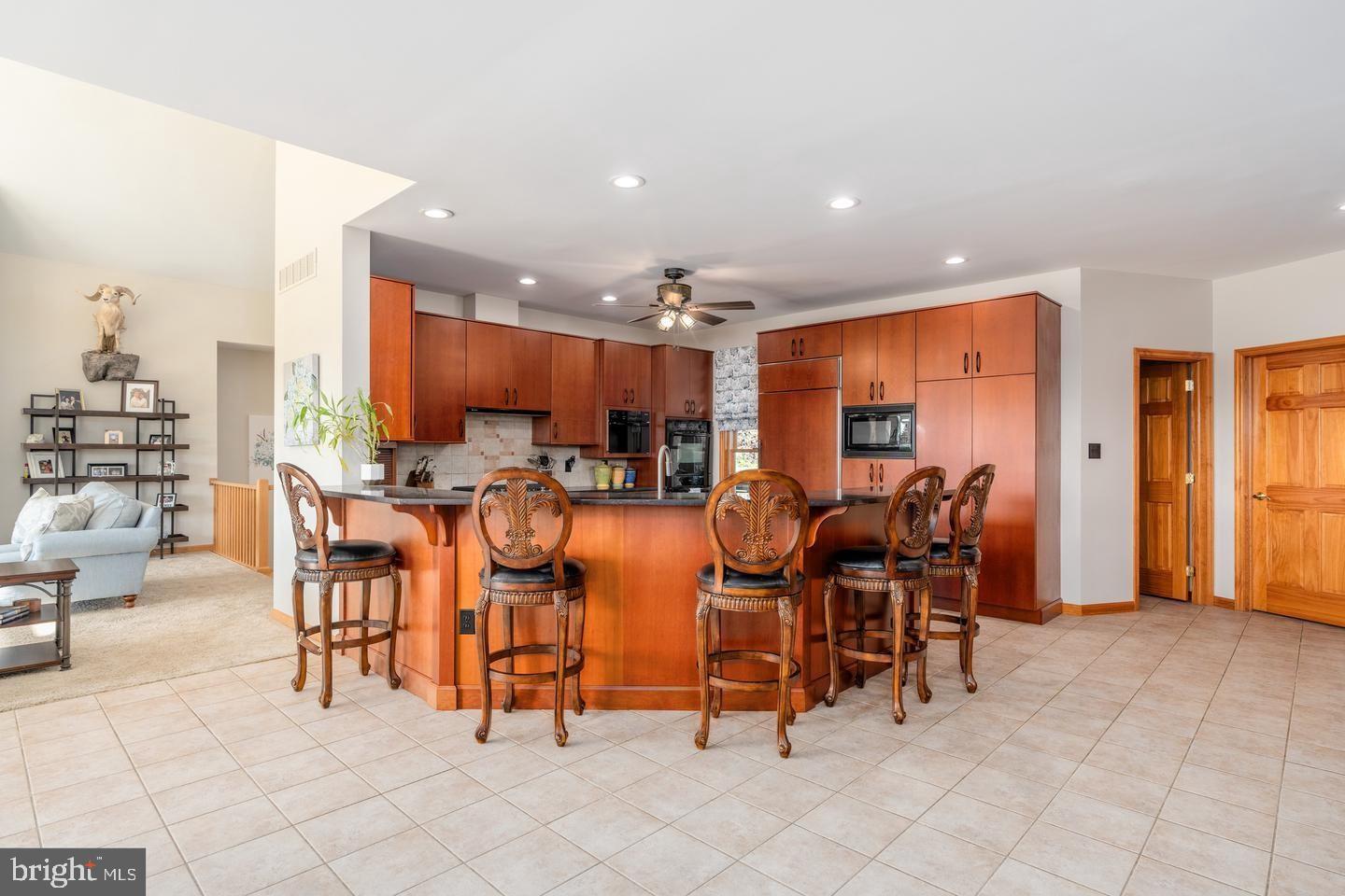 SUNSET POINTE - Residential
