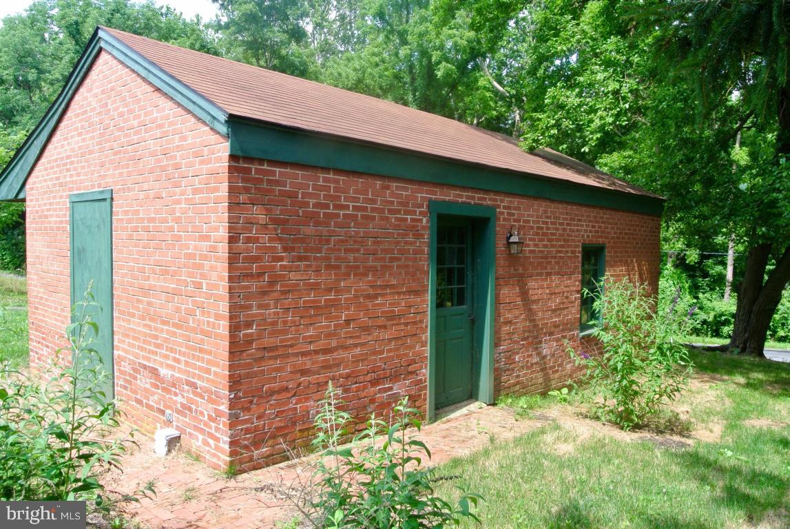 MOUNT JOY - Farm