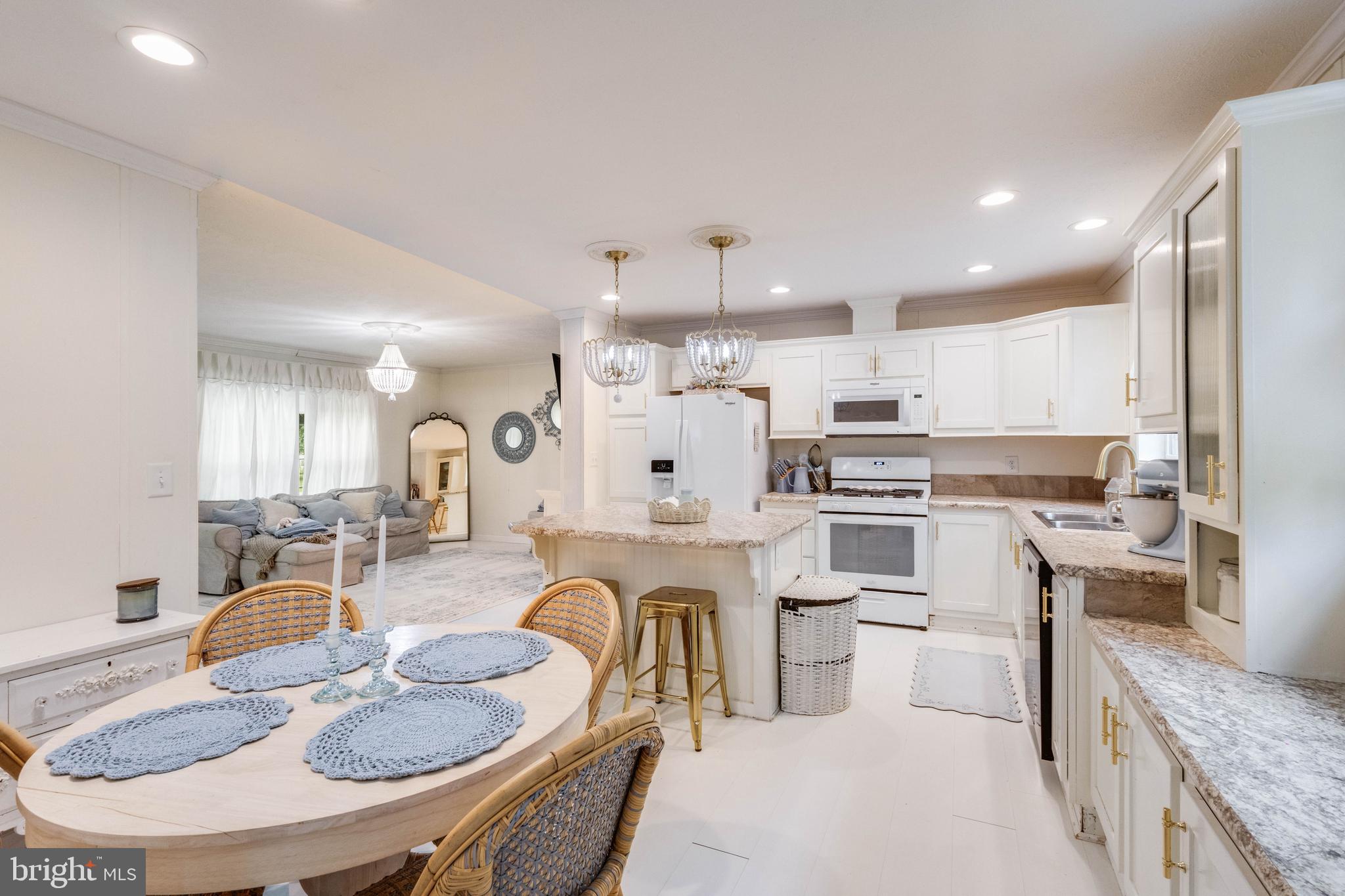 HOLLY VIEW - Residential