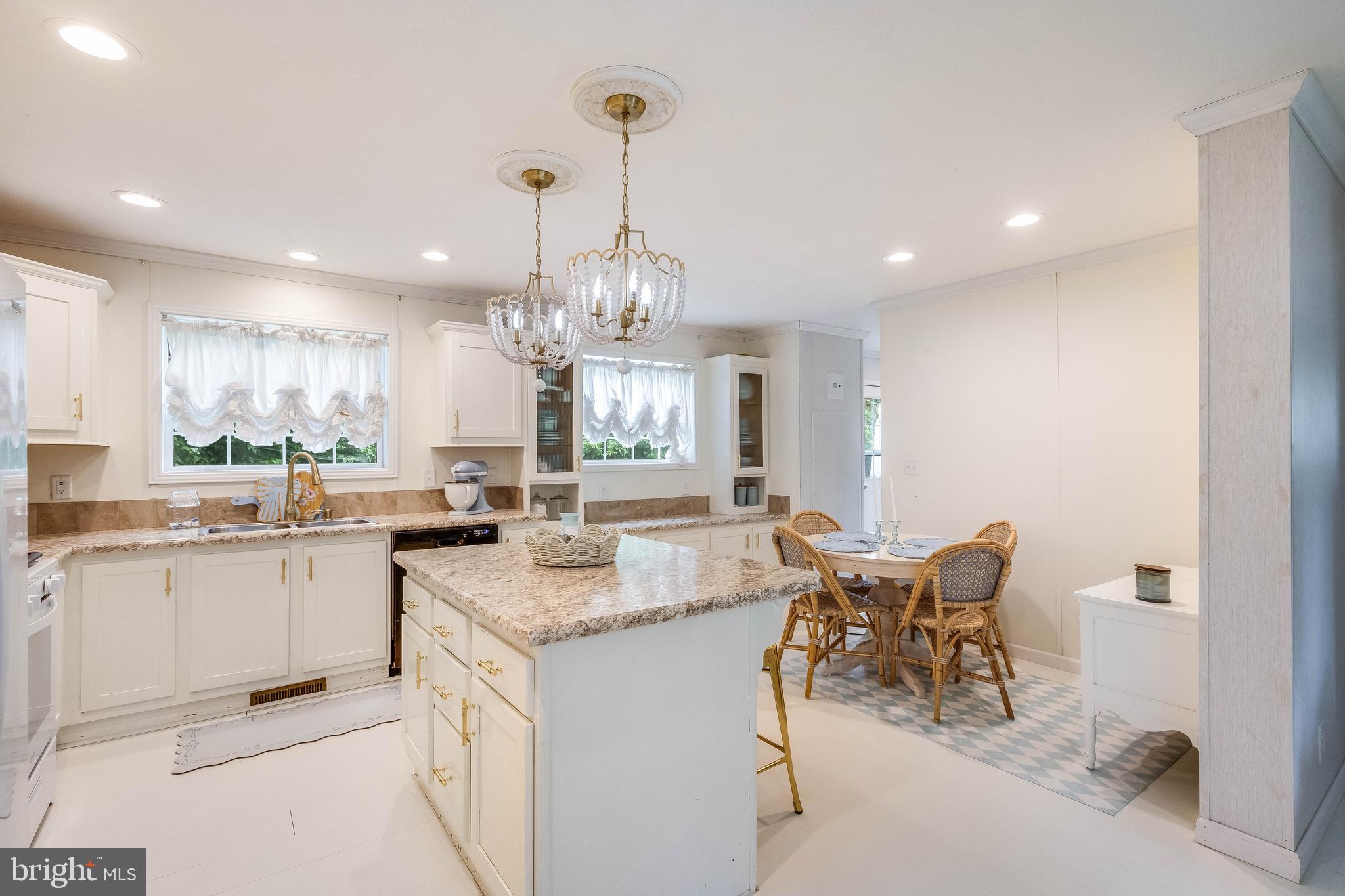 HOLLY VIEW - Residential