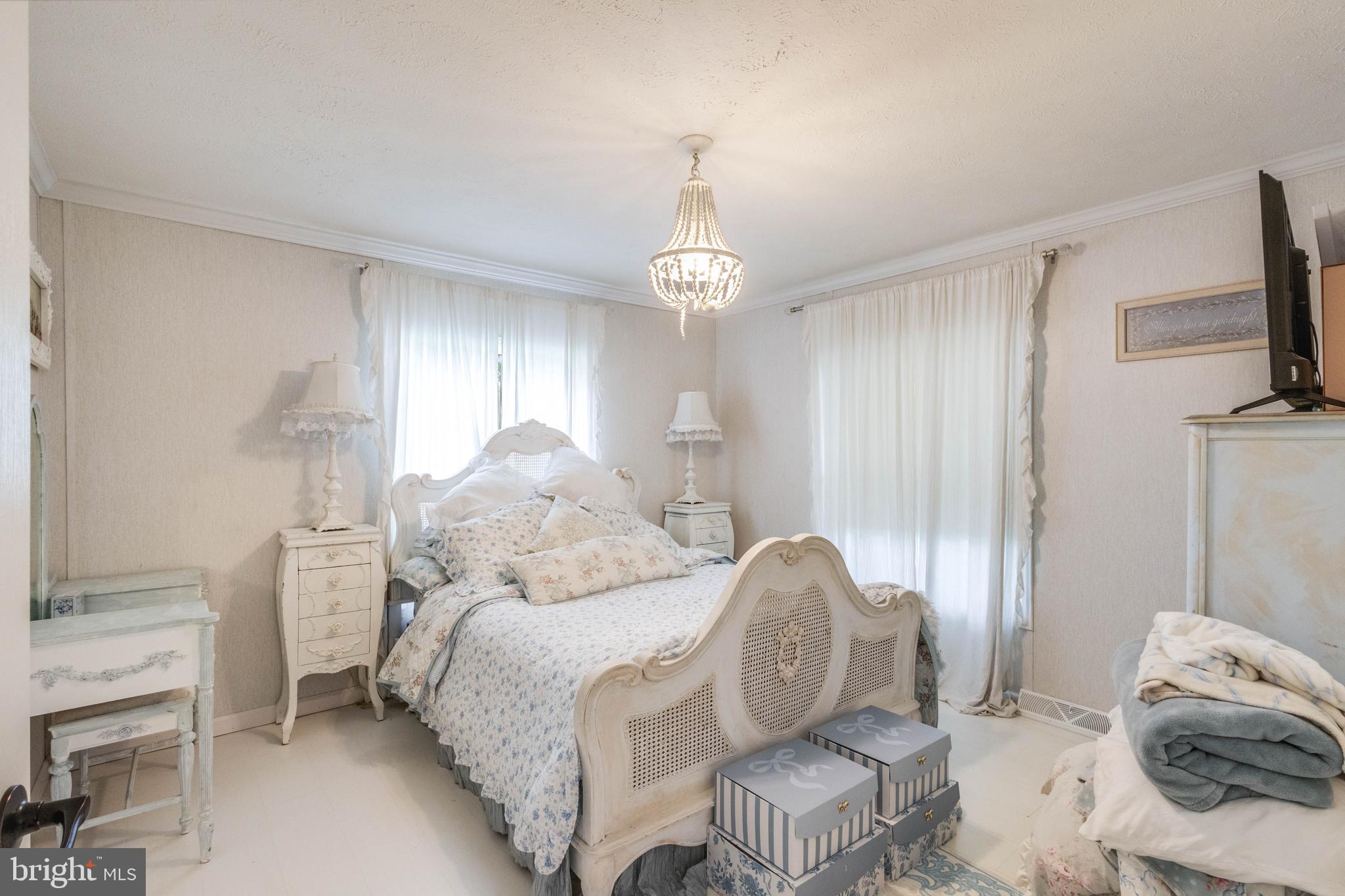 HOLLY VIEW - Residential