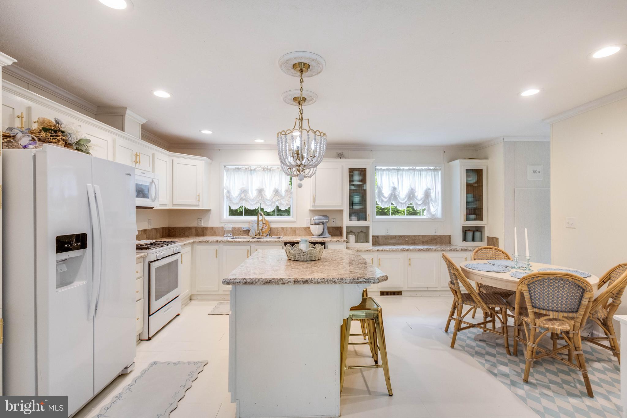 HOLLY VIEW - Residential