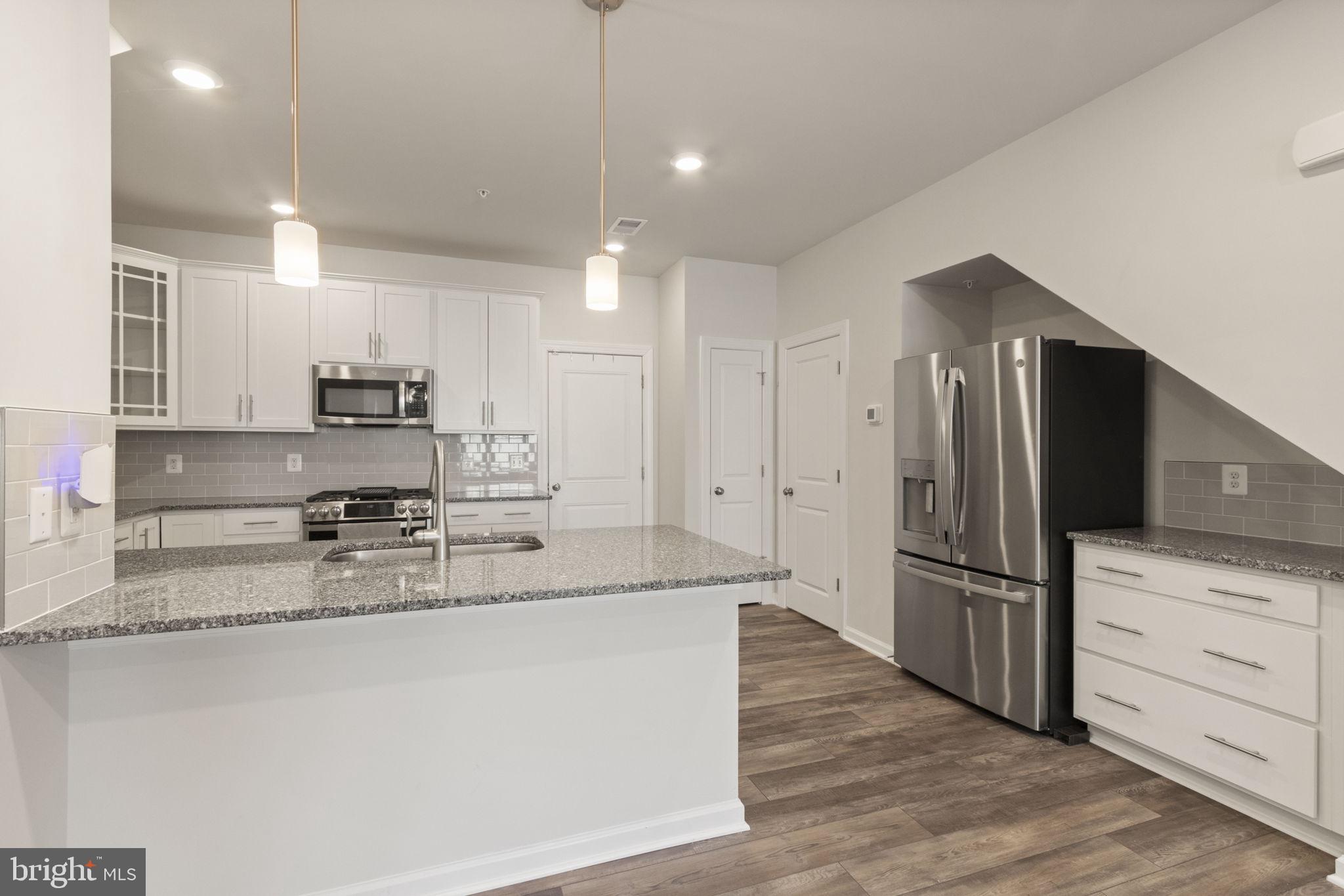 POTOMAC TOWN CENTER - Residential