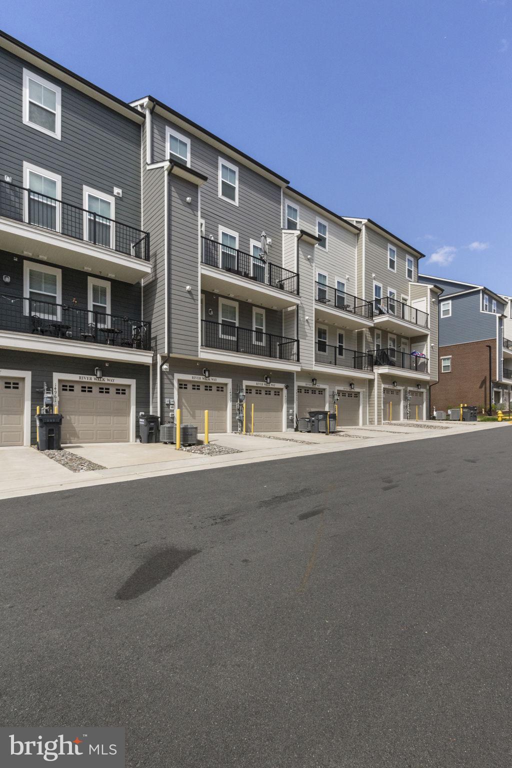 POTOMAC TOWN CENTER - Residential