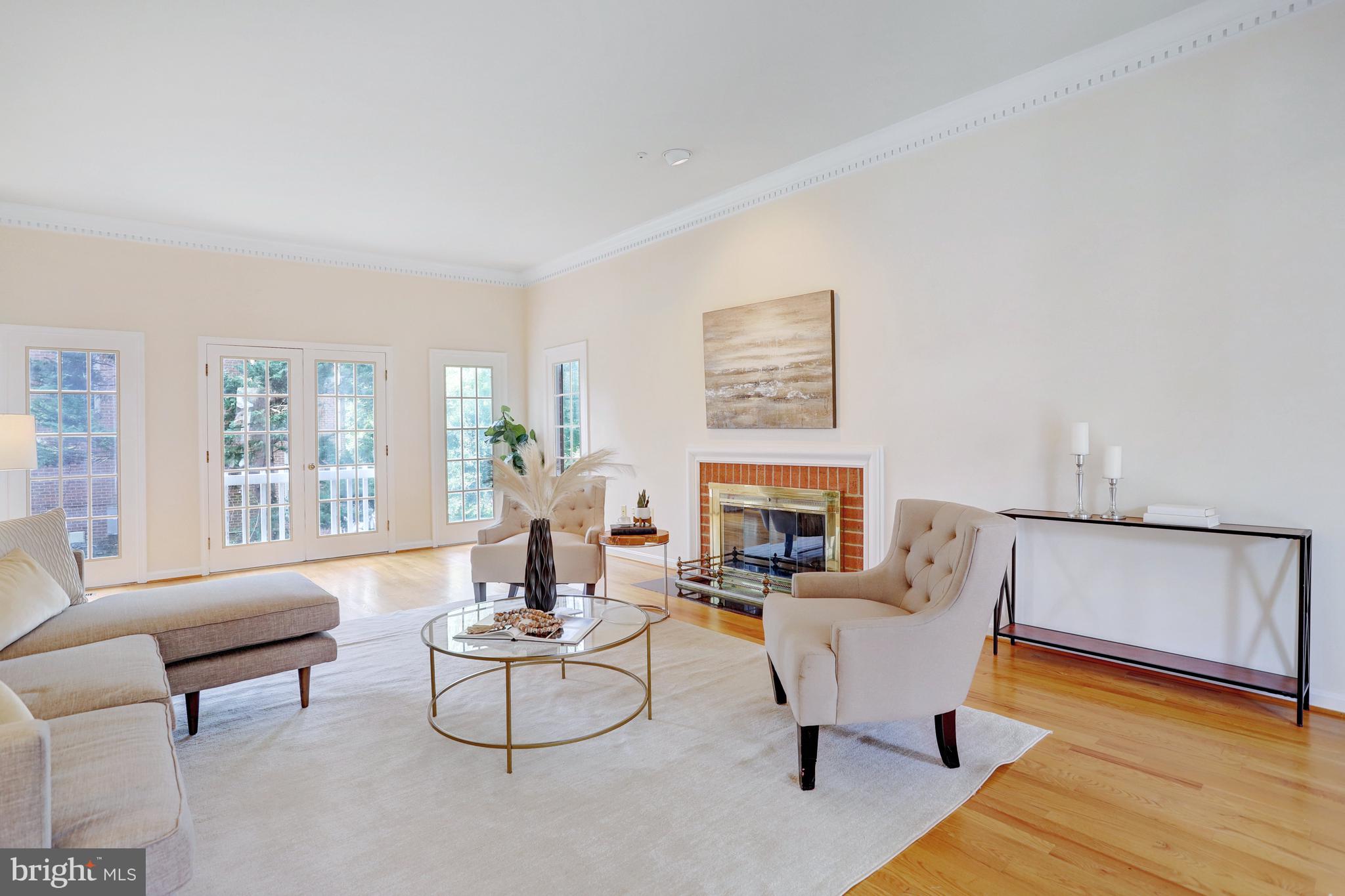 GOLF CLUB MANOR - Residential