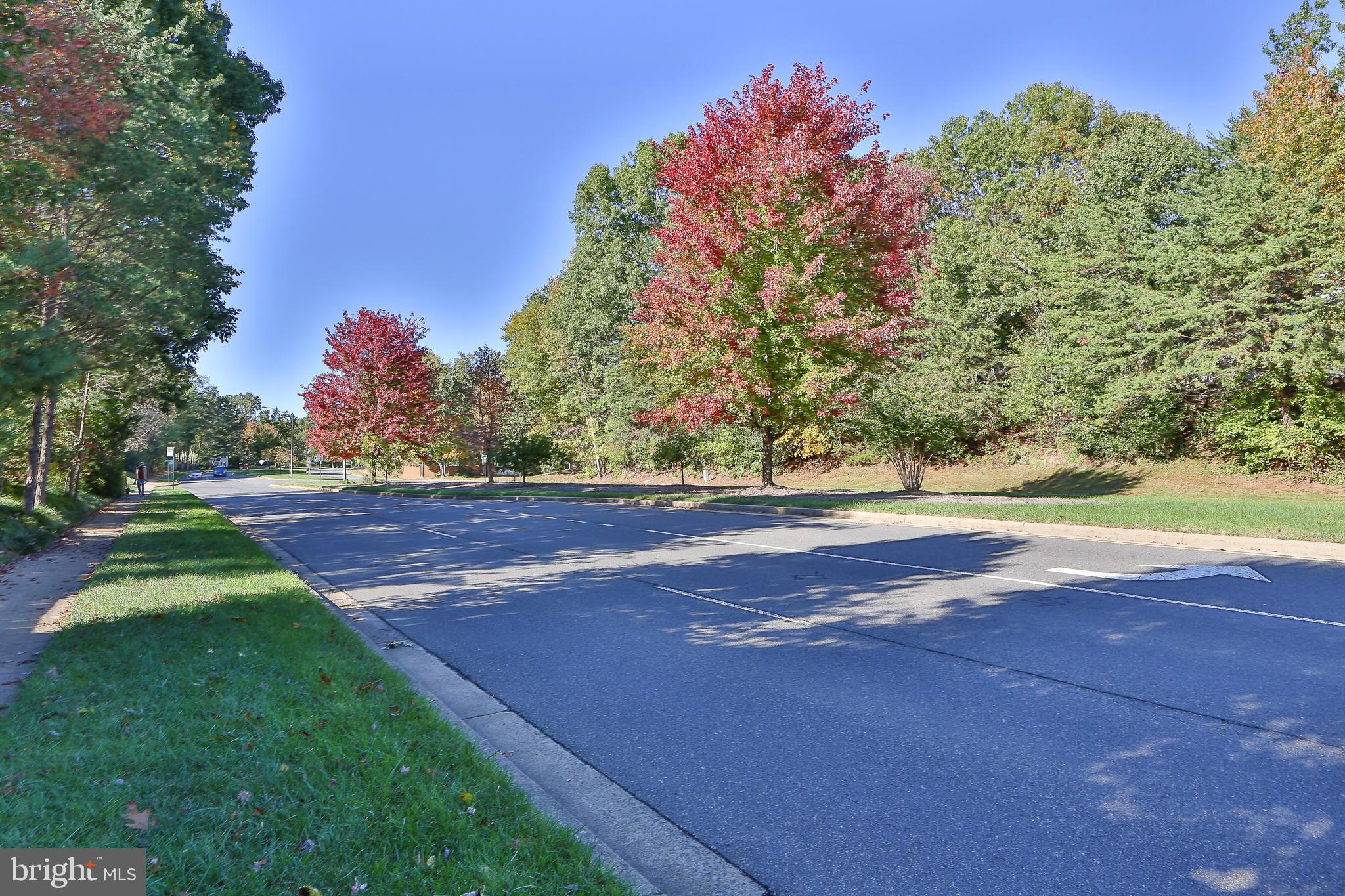 COUNTRY CLUB LAKE - Residential