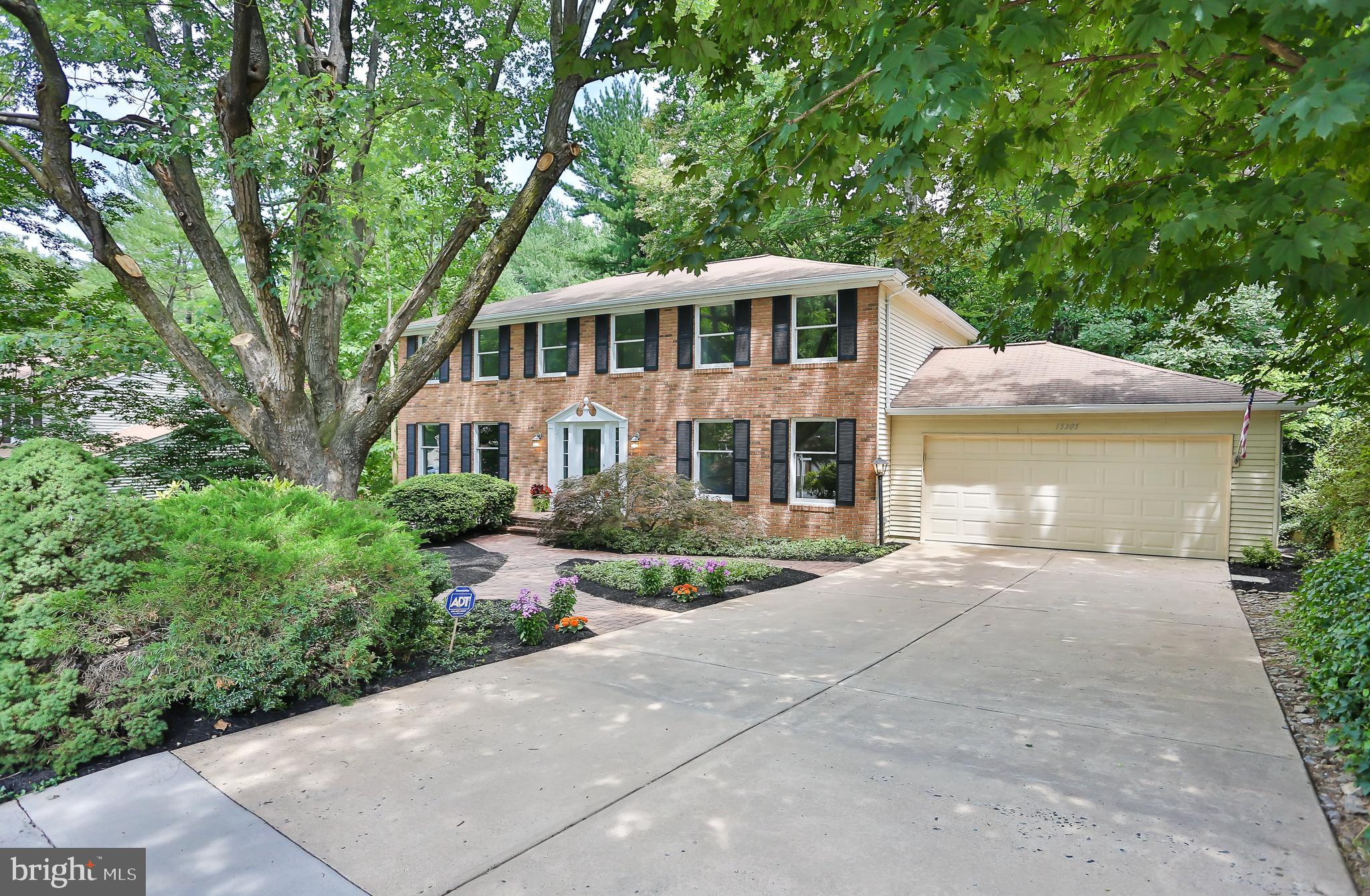 COUNTRY CLUB LAKE - Residential