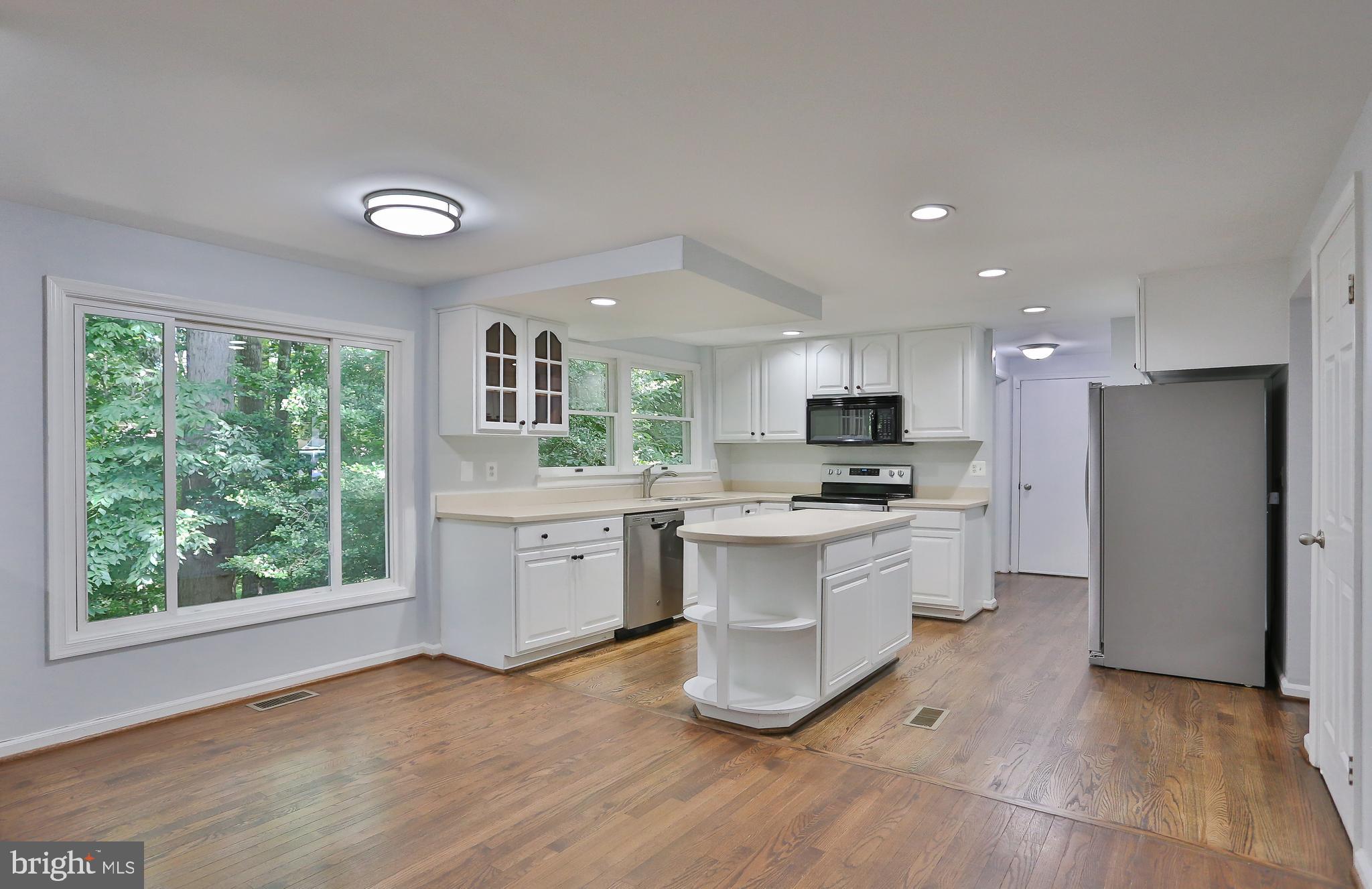 COUNTRY CLUB LAKE - Residential
