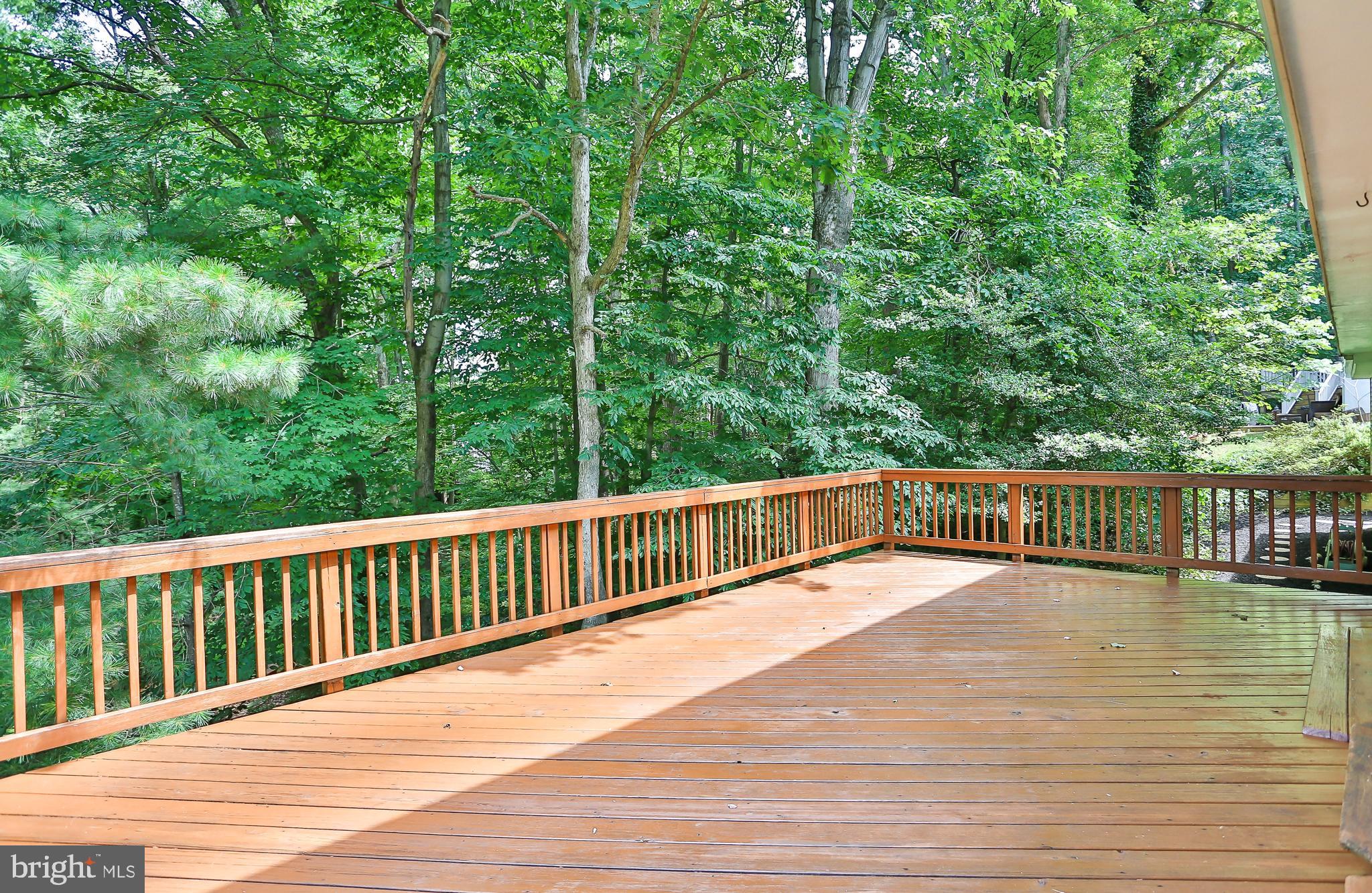 COUNTRY CLUB LAKE - Residential