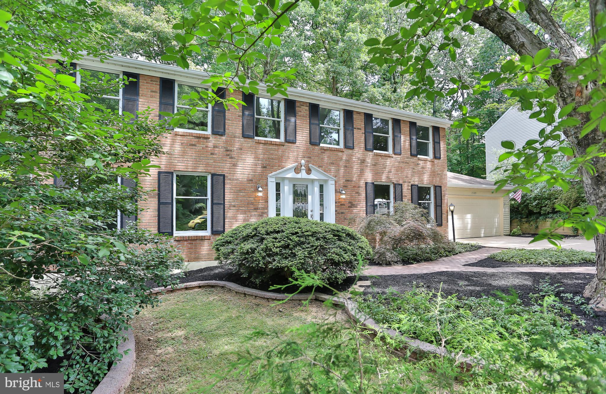 COUNTRY CLUB LAKE - Residential