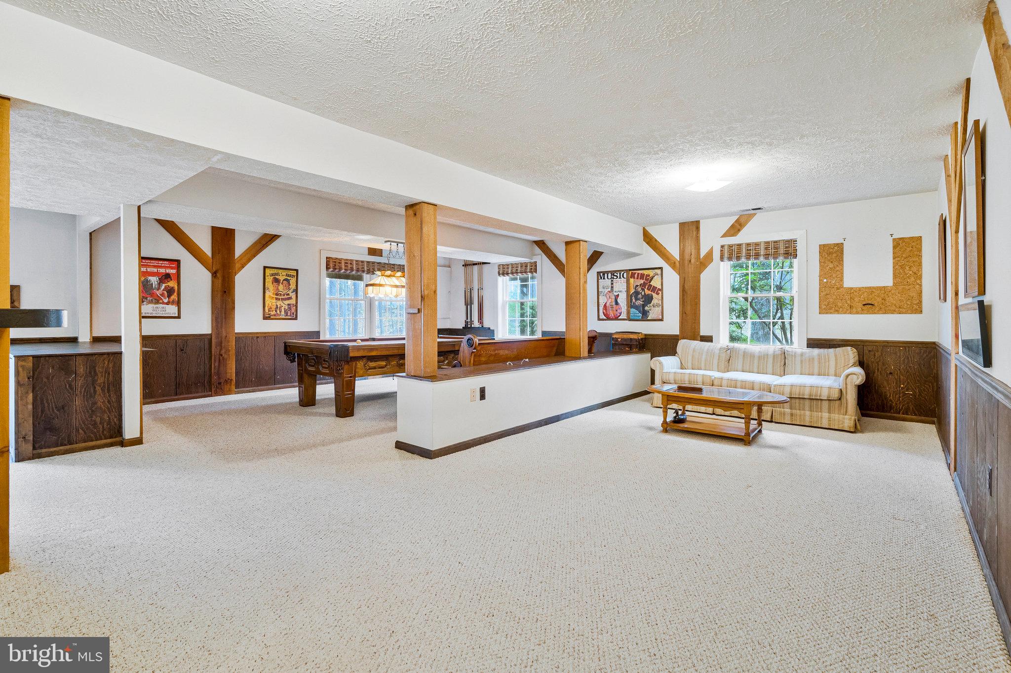 SURREY ACRES - Residential