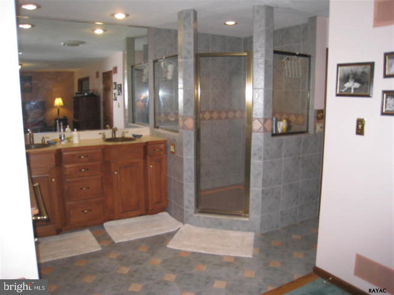 PENN OAKS - Residential