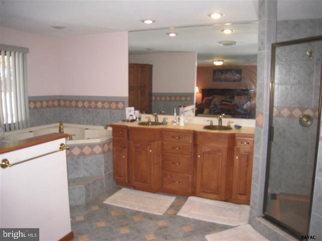 PENN OAKS - Residential