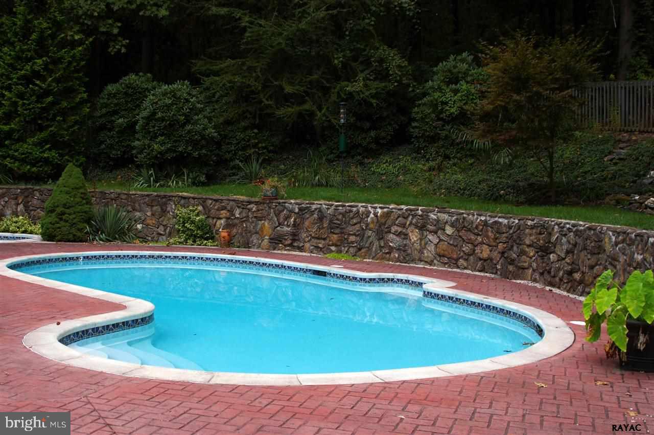 PENN OAKS - Residential