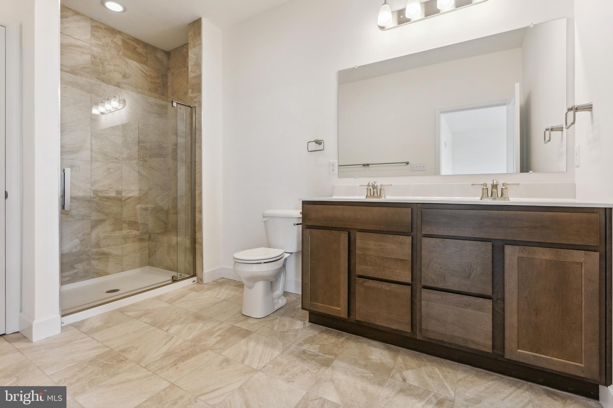 KINGS COURT AT BROWNSTONE - Residential