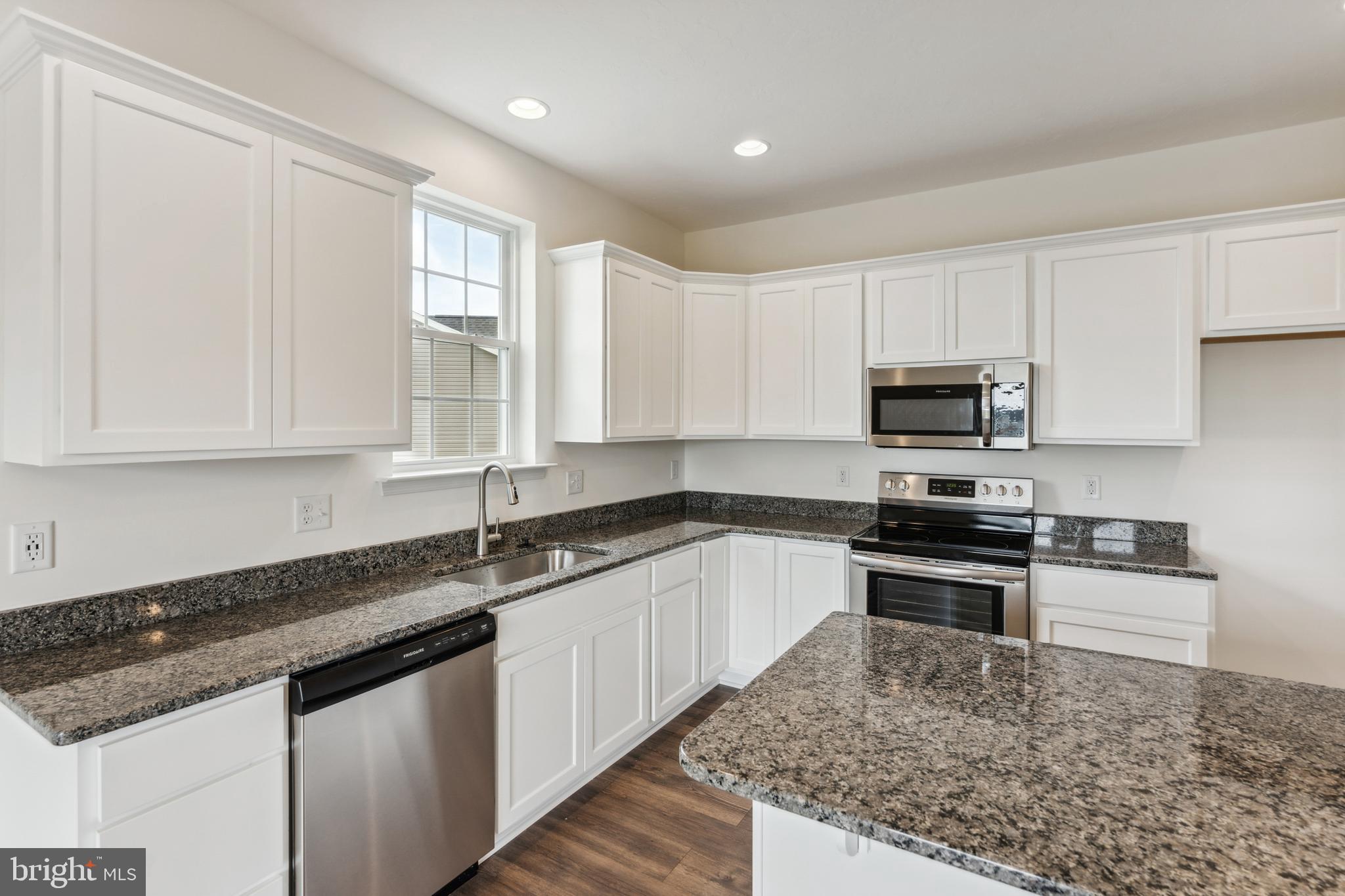 KINGS COURT AT BROWNSTONE - Residential