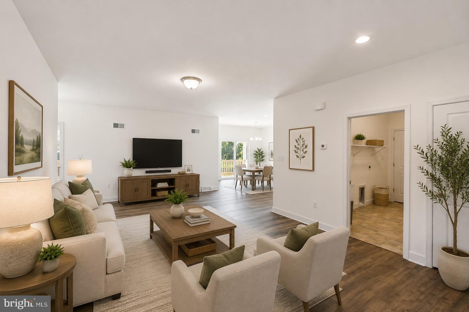 KINGS COURT AT BROWNSTONE - Residential