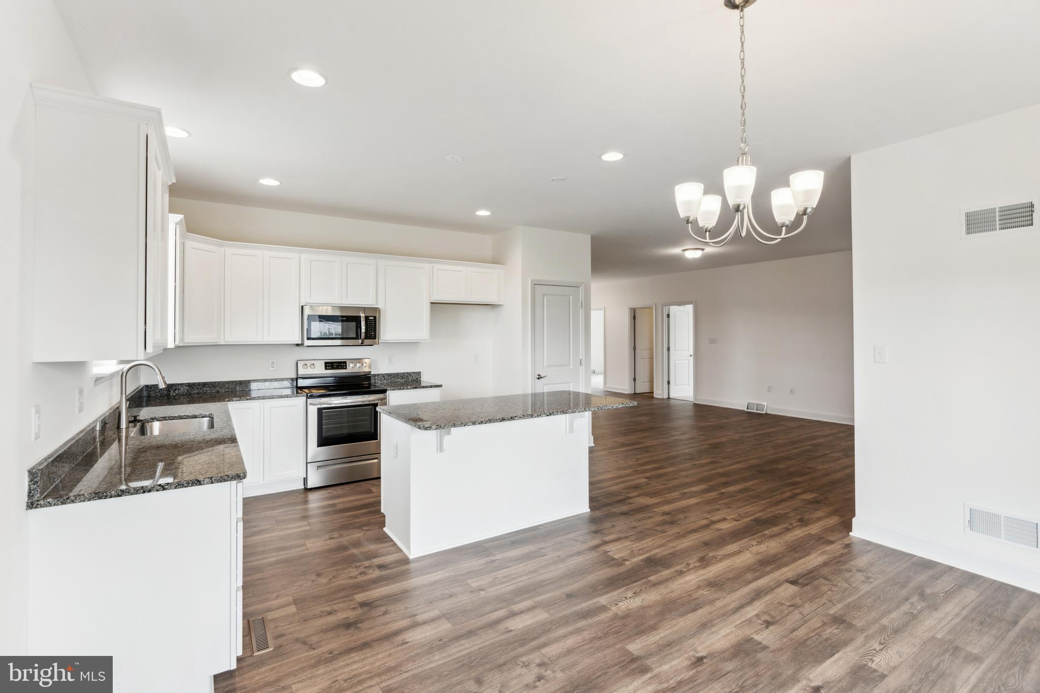 KINGS COURT AT BROWNSTONE - Residential