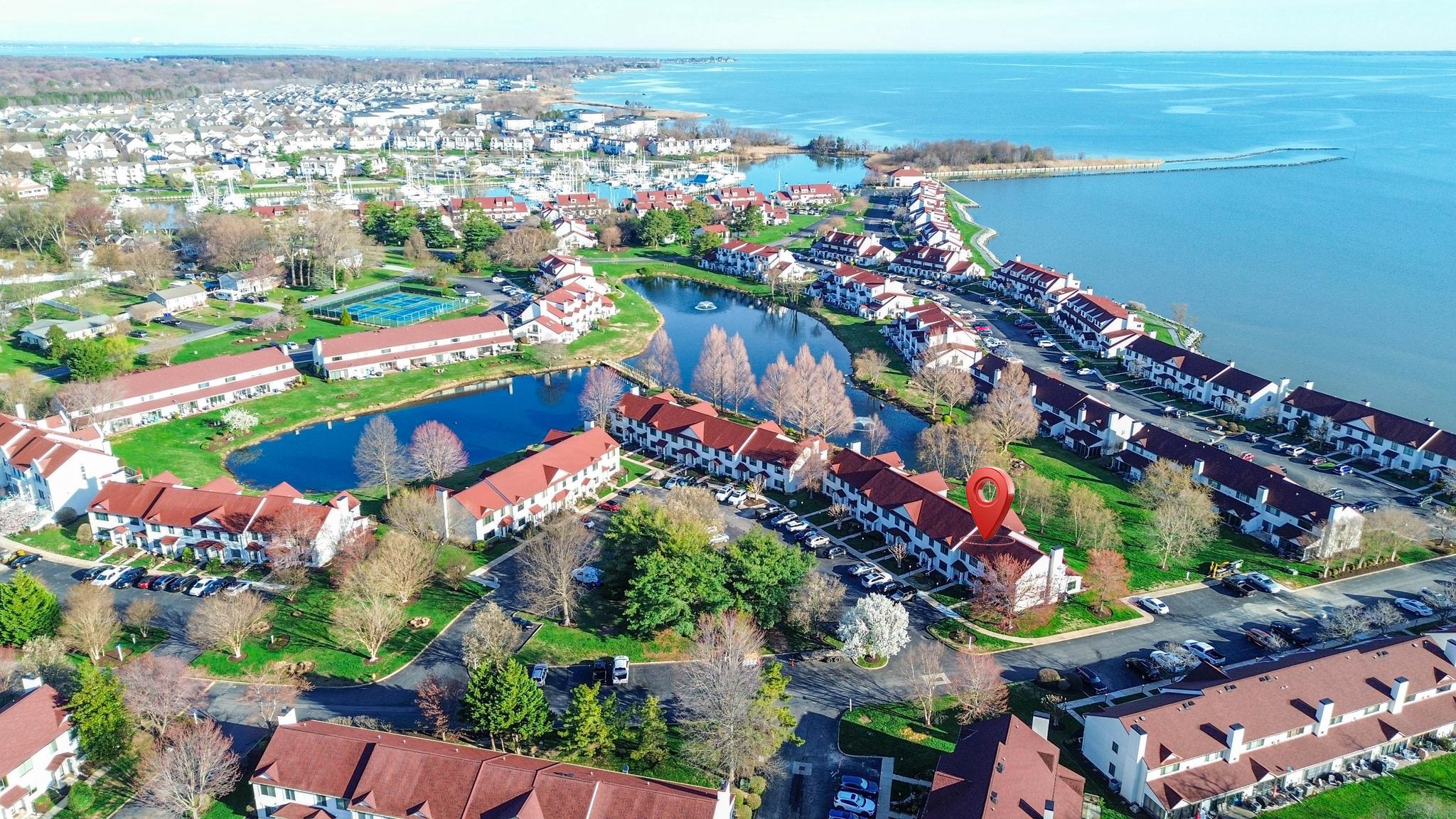 QUEENS LANDING - Residential