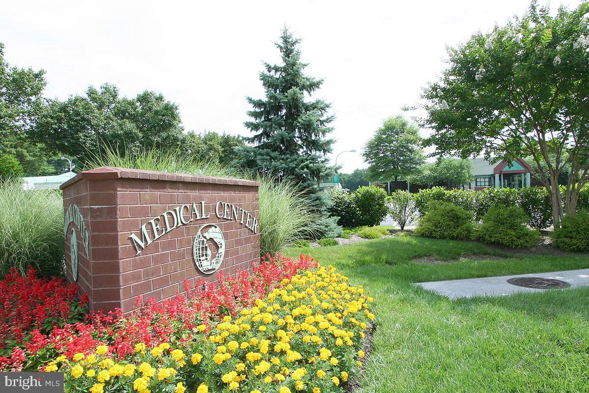 GREENS AT LEISURE WORLD - Residential